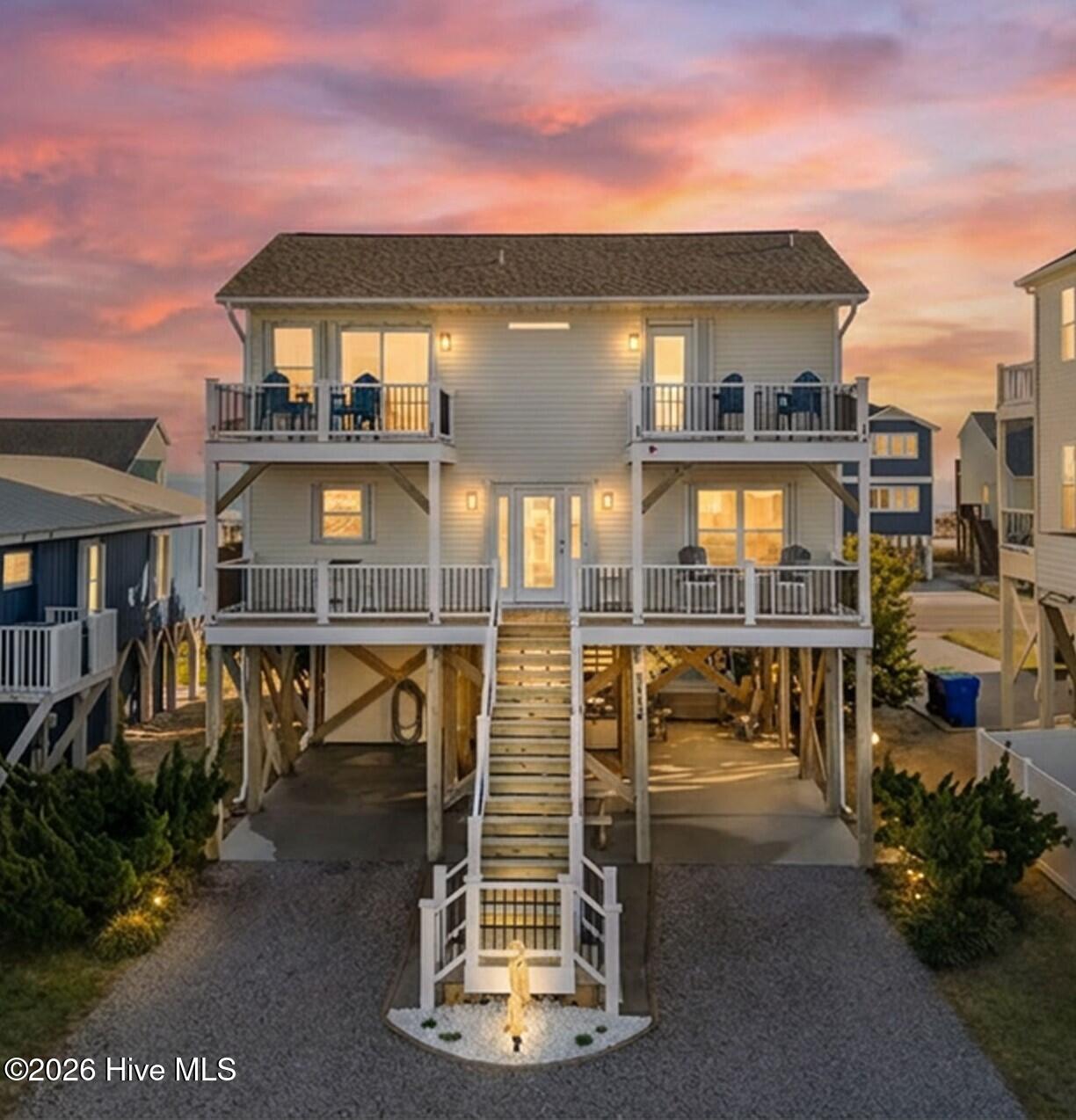 100558886 | Photo 53