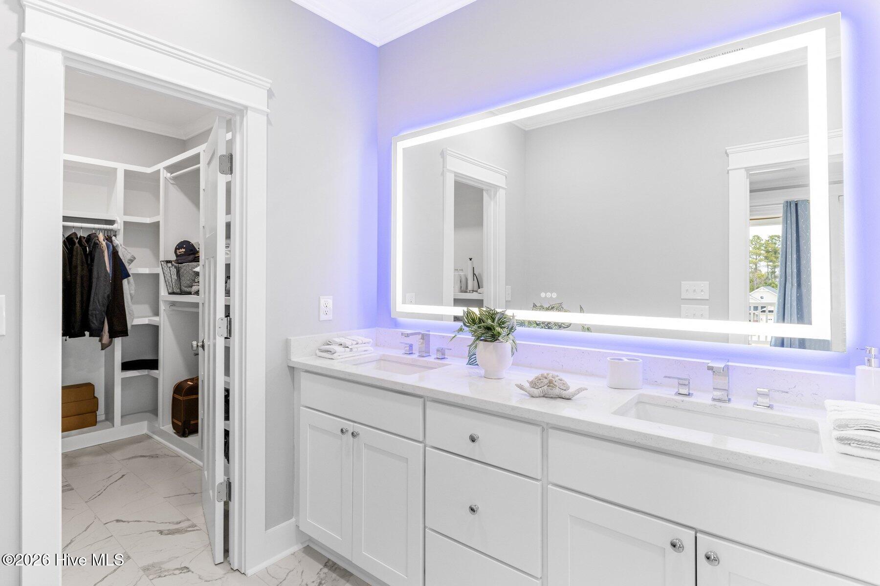 100558879 | Photo 29