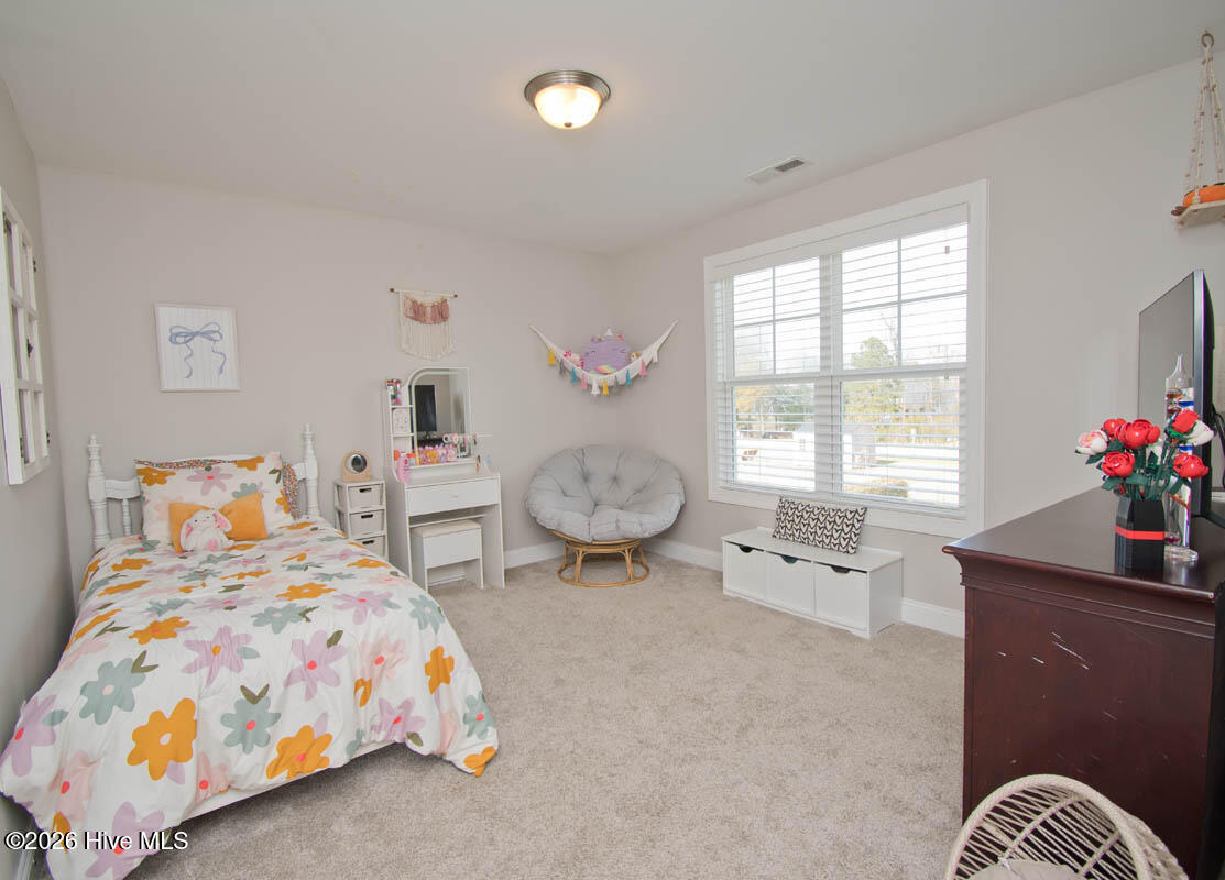 100562349 | Photo 25