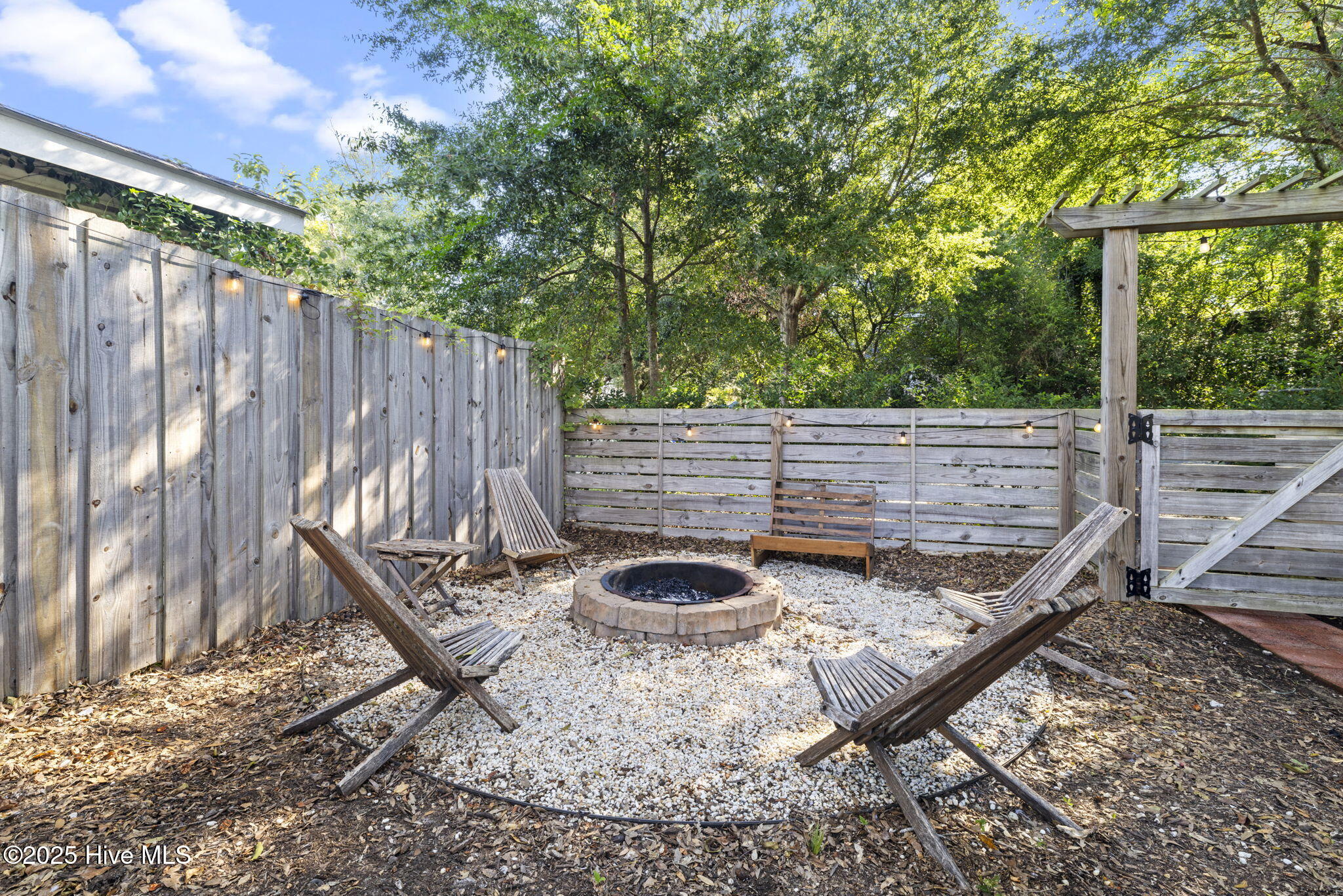 100531966 | Photo 40