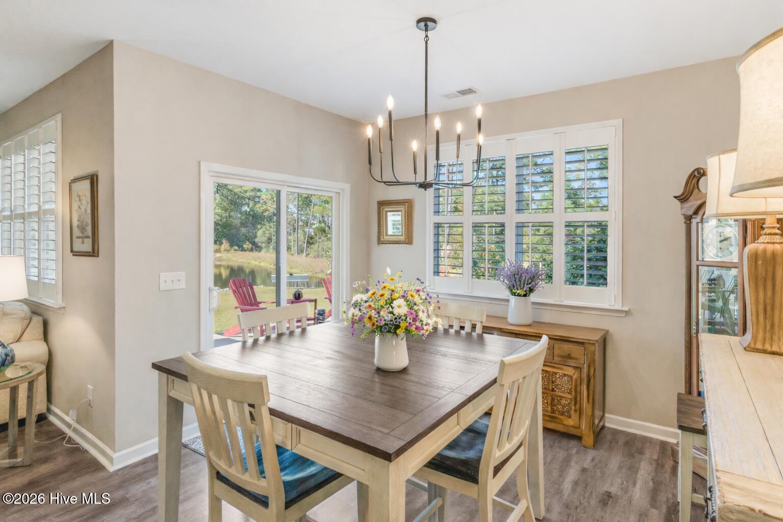 100537836 | Photo 19