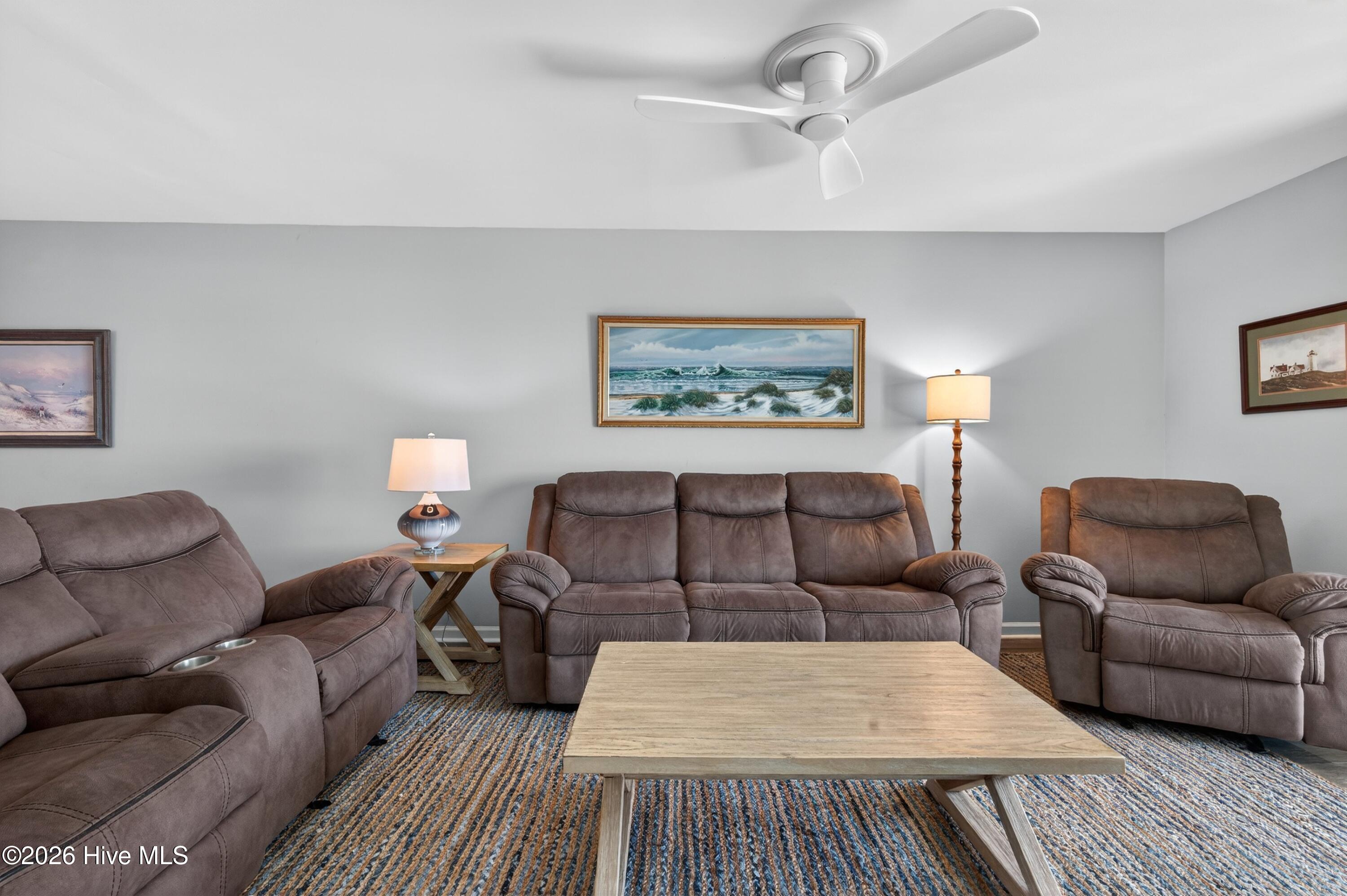 100563490 | Photo 20