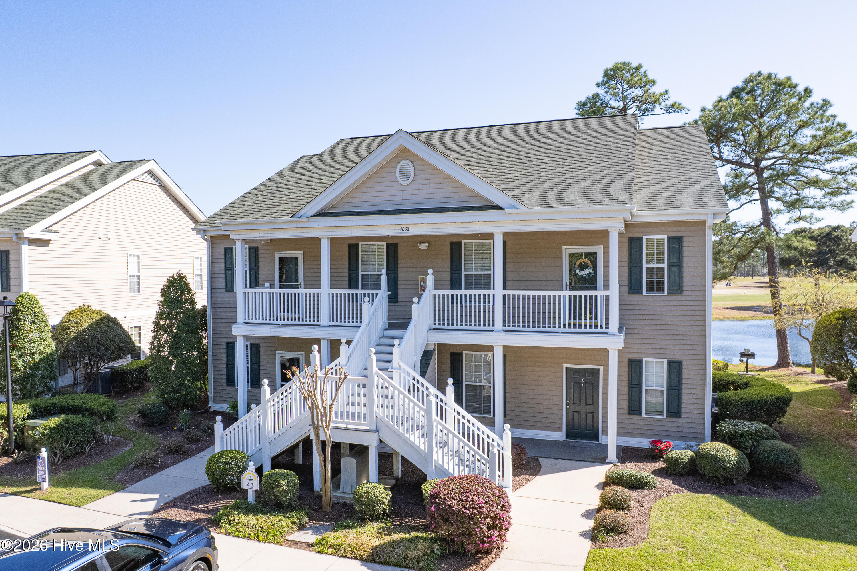 100564736 | Photo 32