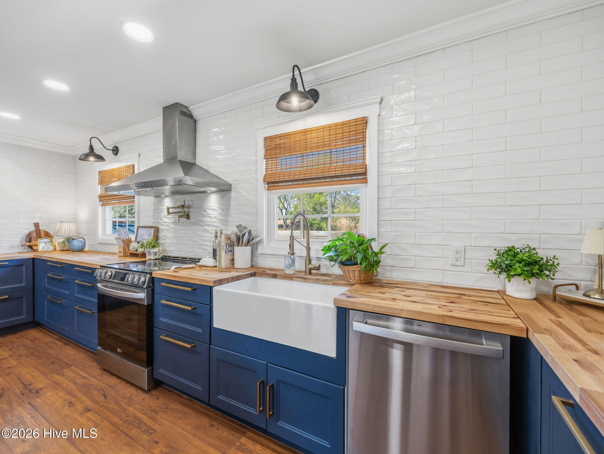 100564380 | Photo 10