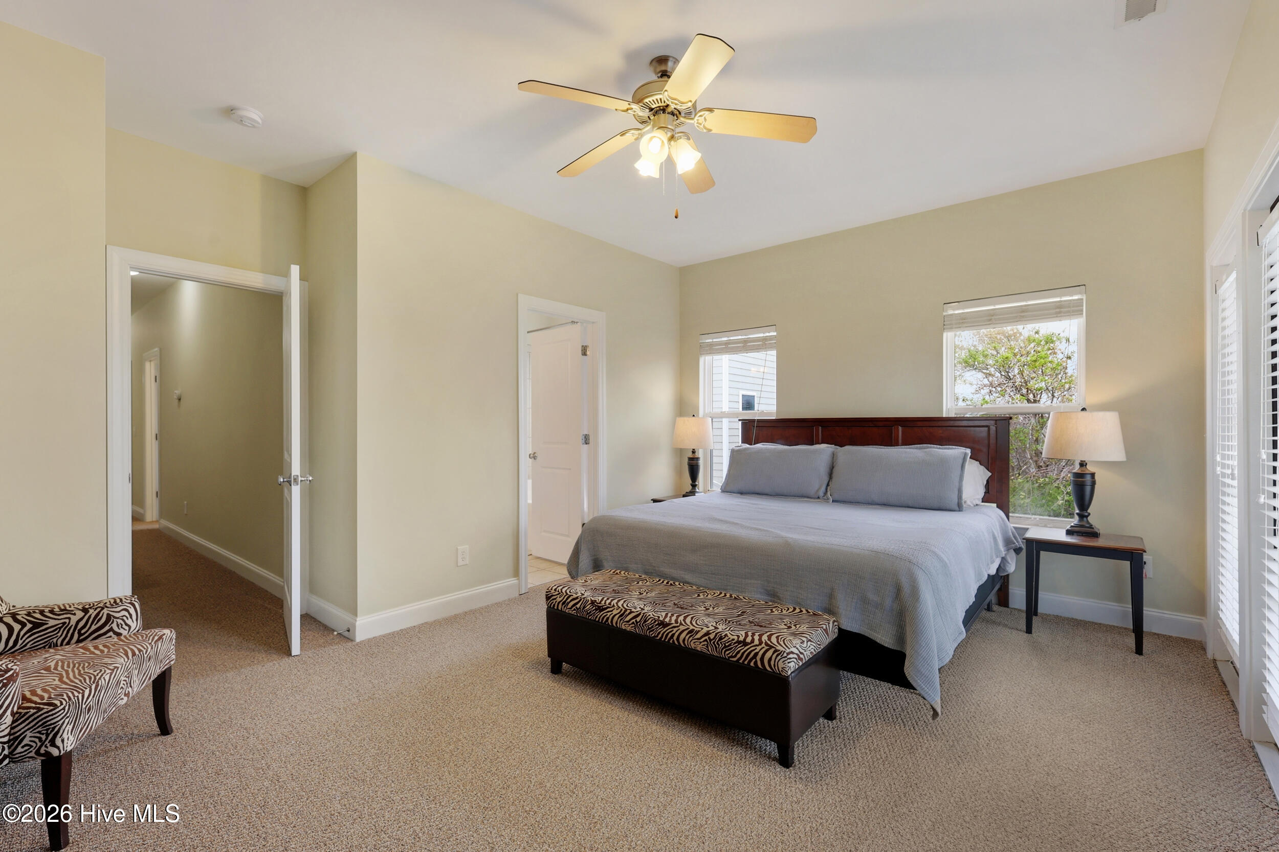 100562364 | Photo 14