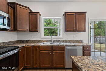 100548839 | Photo 10