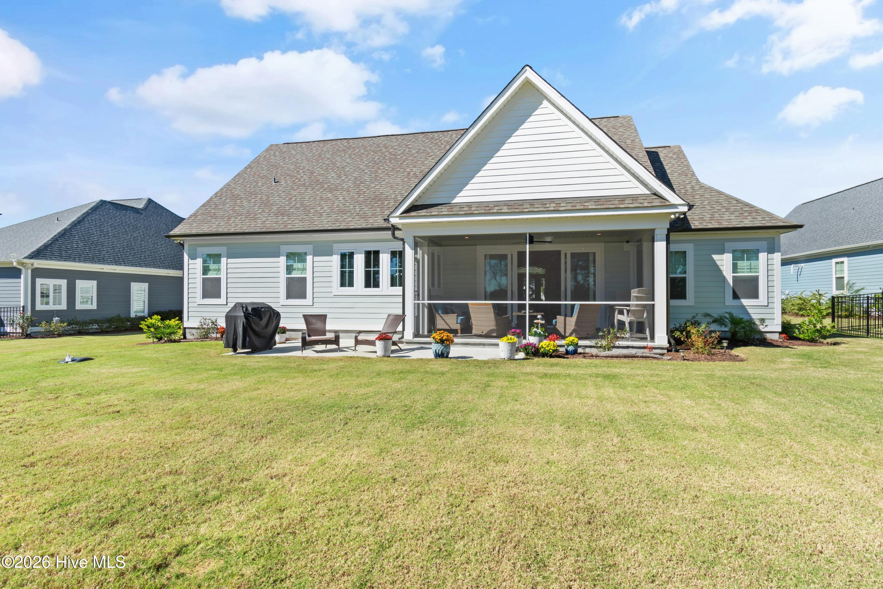 100554394 | Photo 50