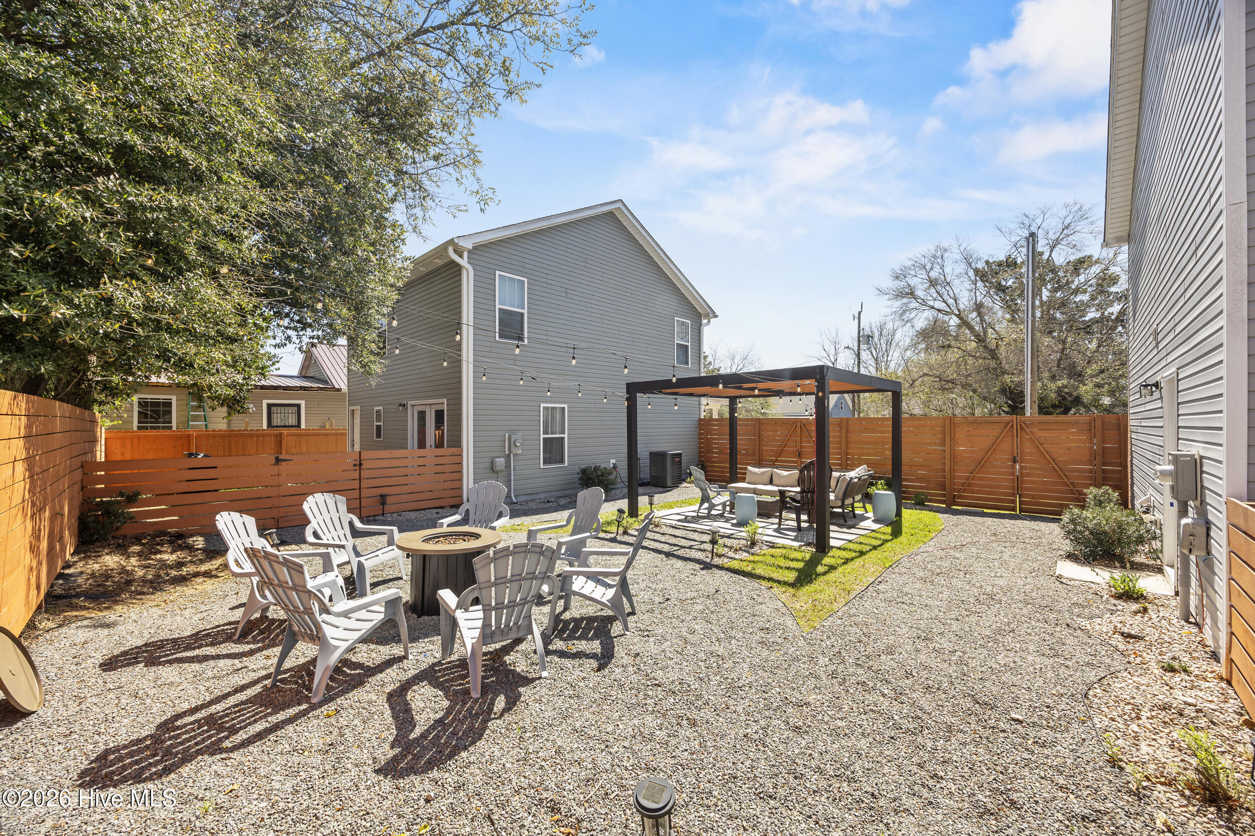 100563466 | Photo 24