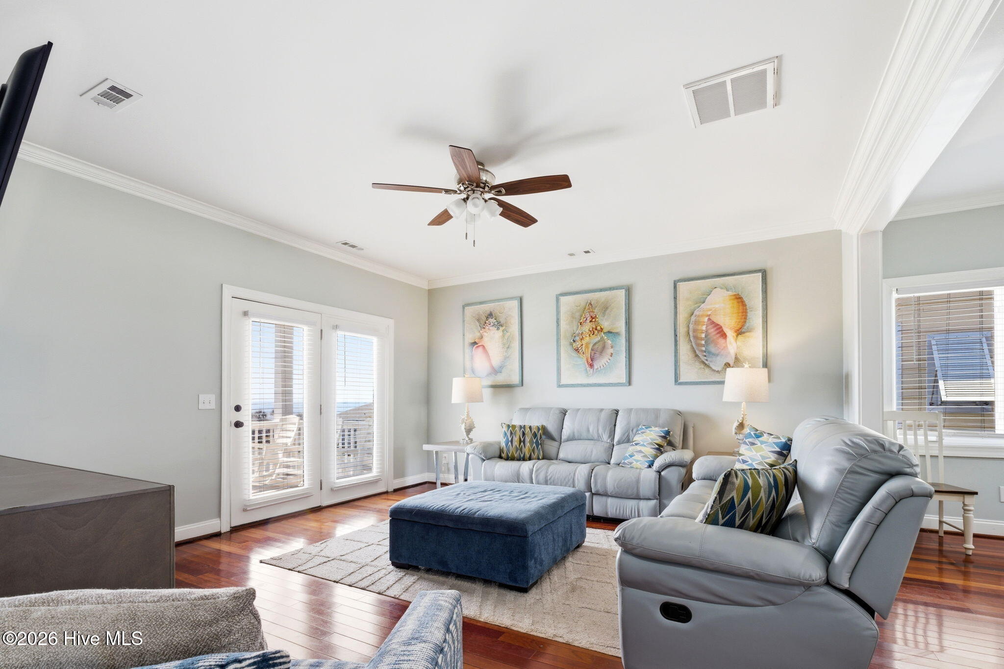 100559880 | Photo 13