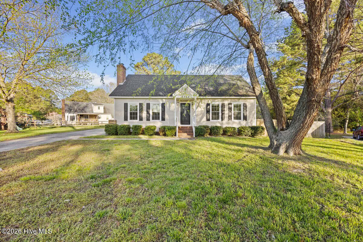 2905 Springflower Drive N