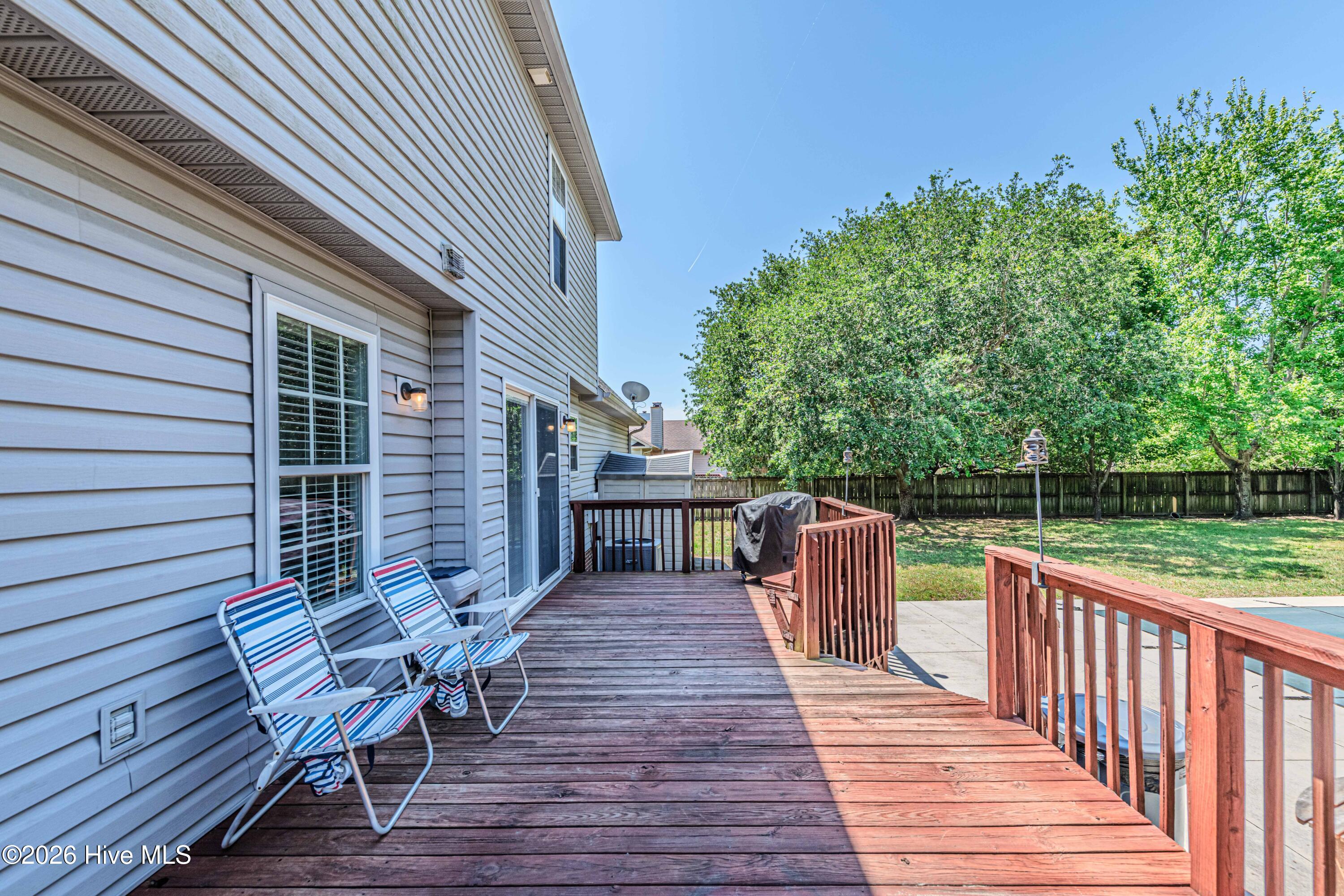 100569182 | Photo 60