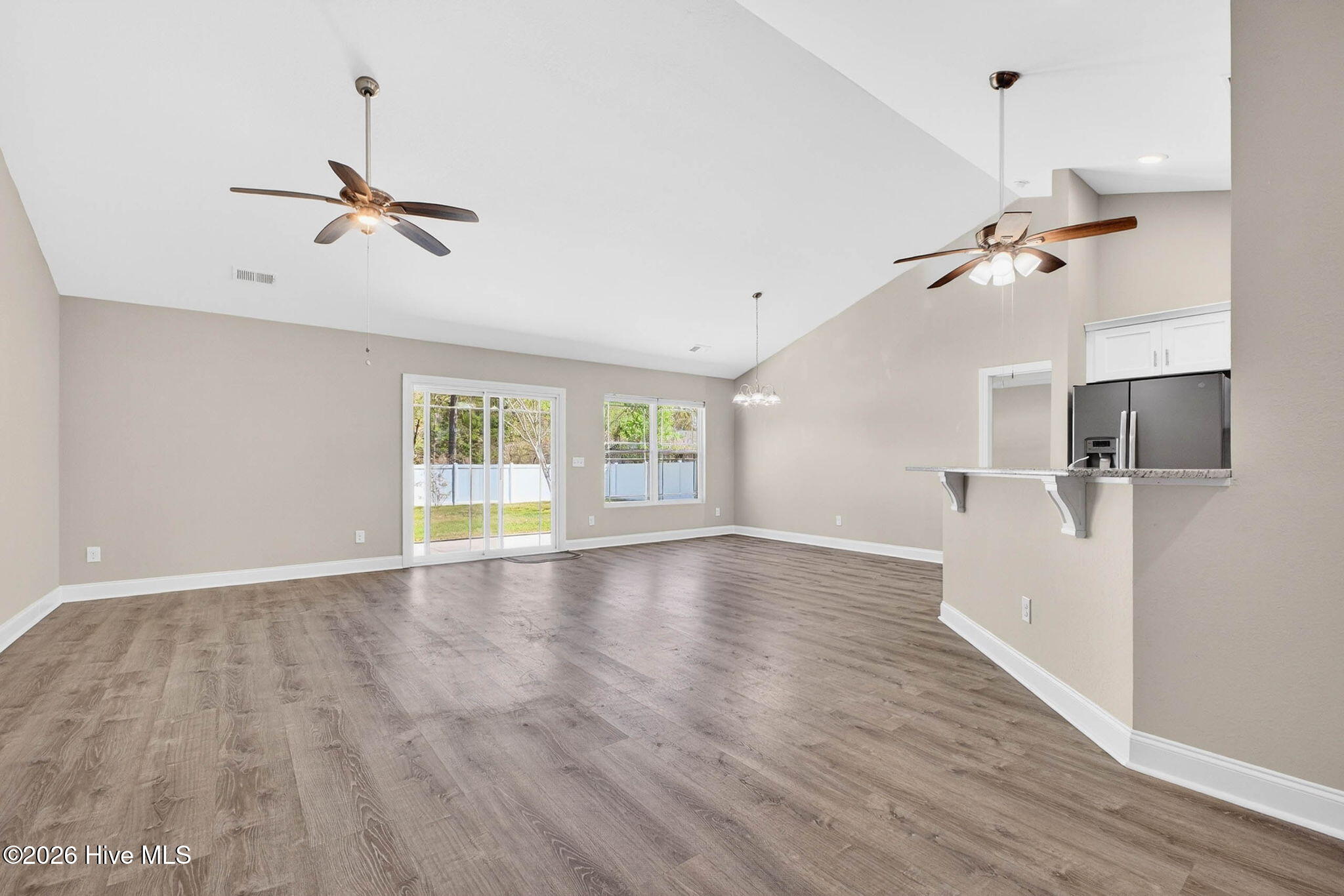 100564948 | Photo 20