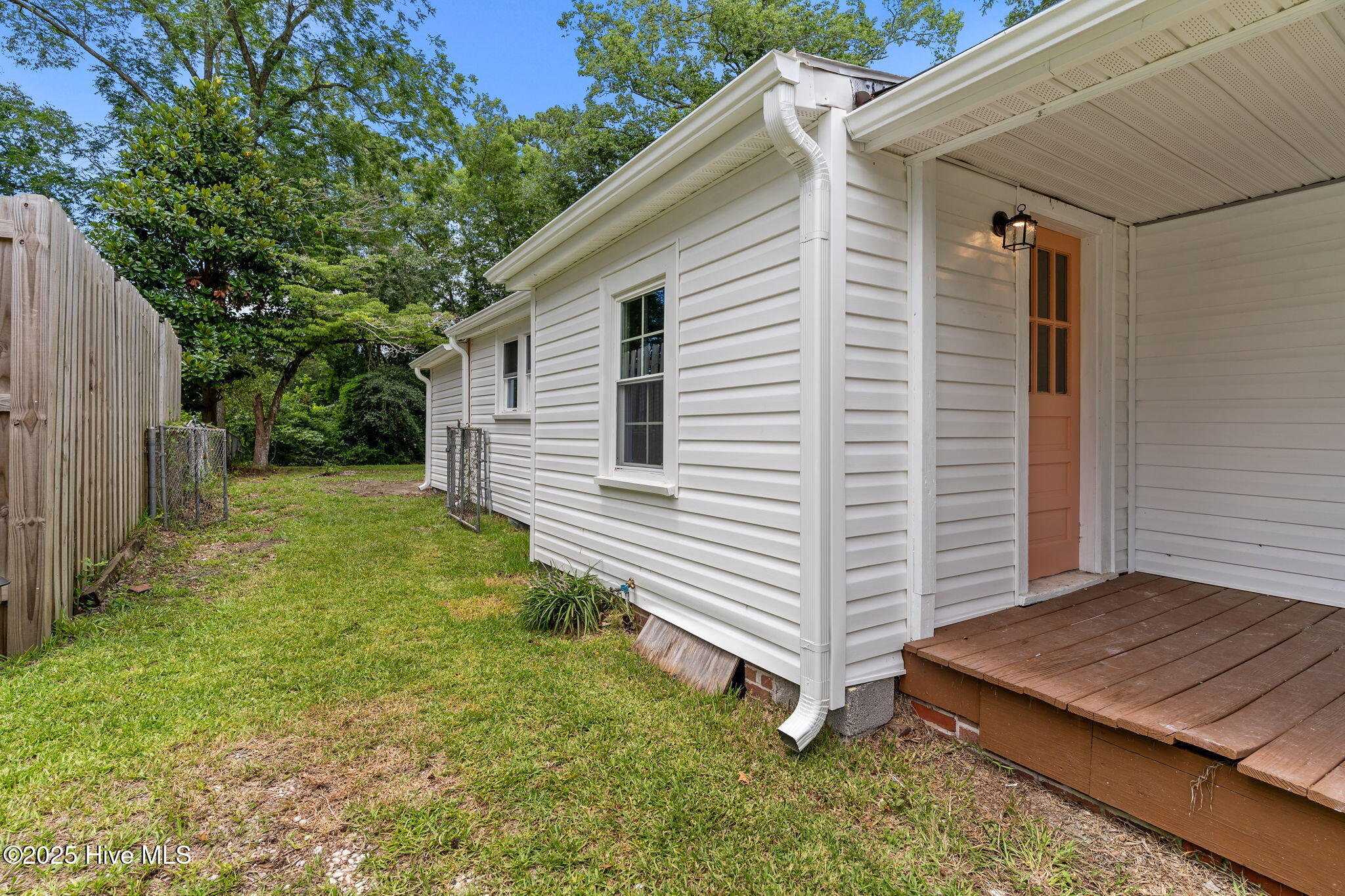 100556871 | Photo 46