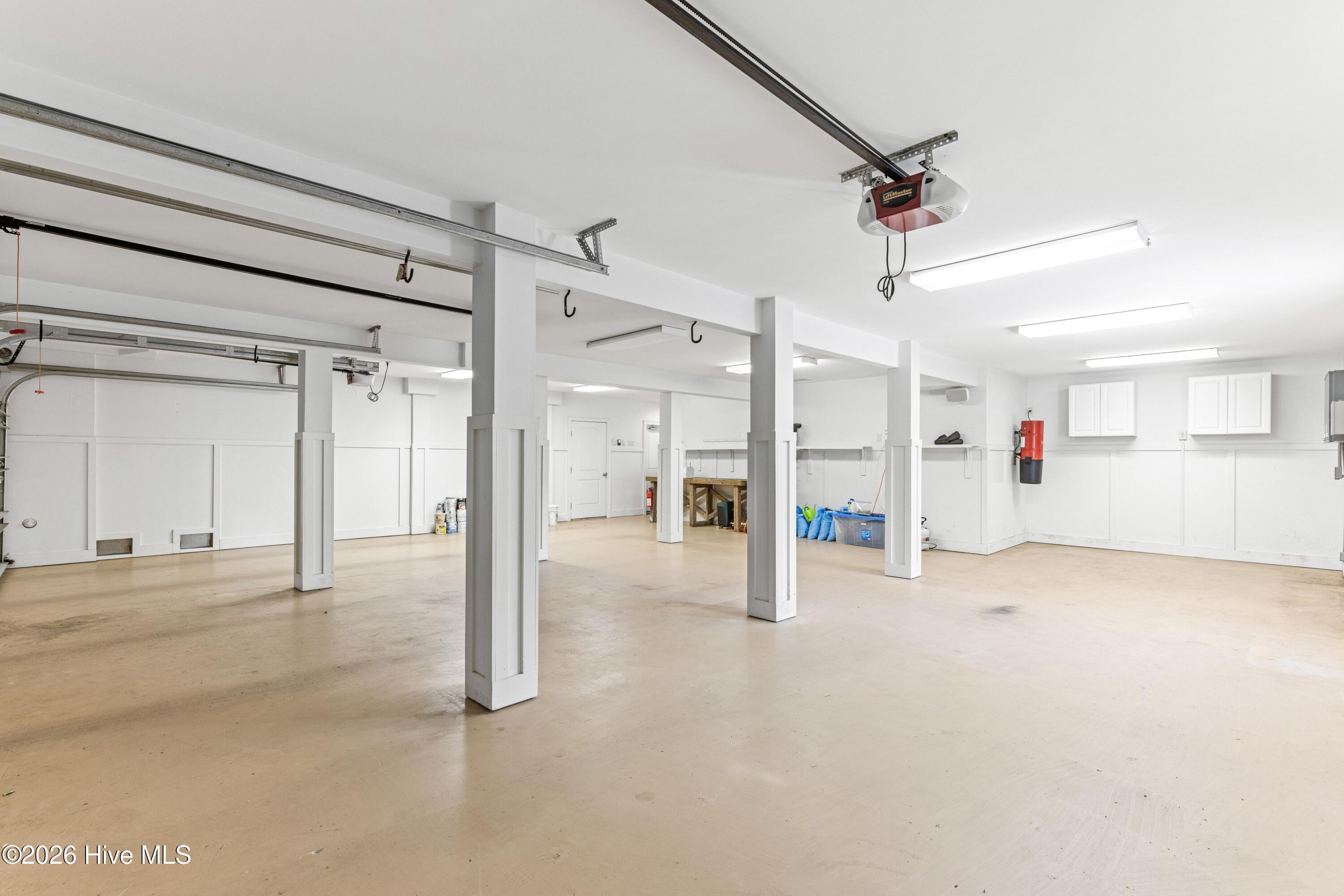 100557099 | Photo 49