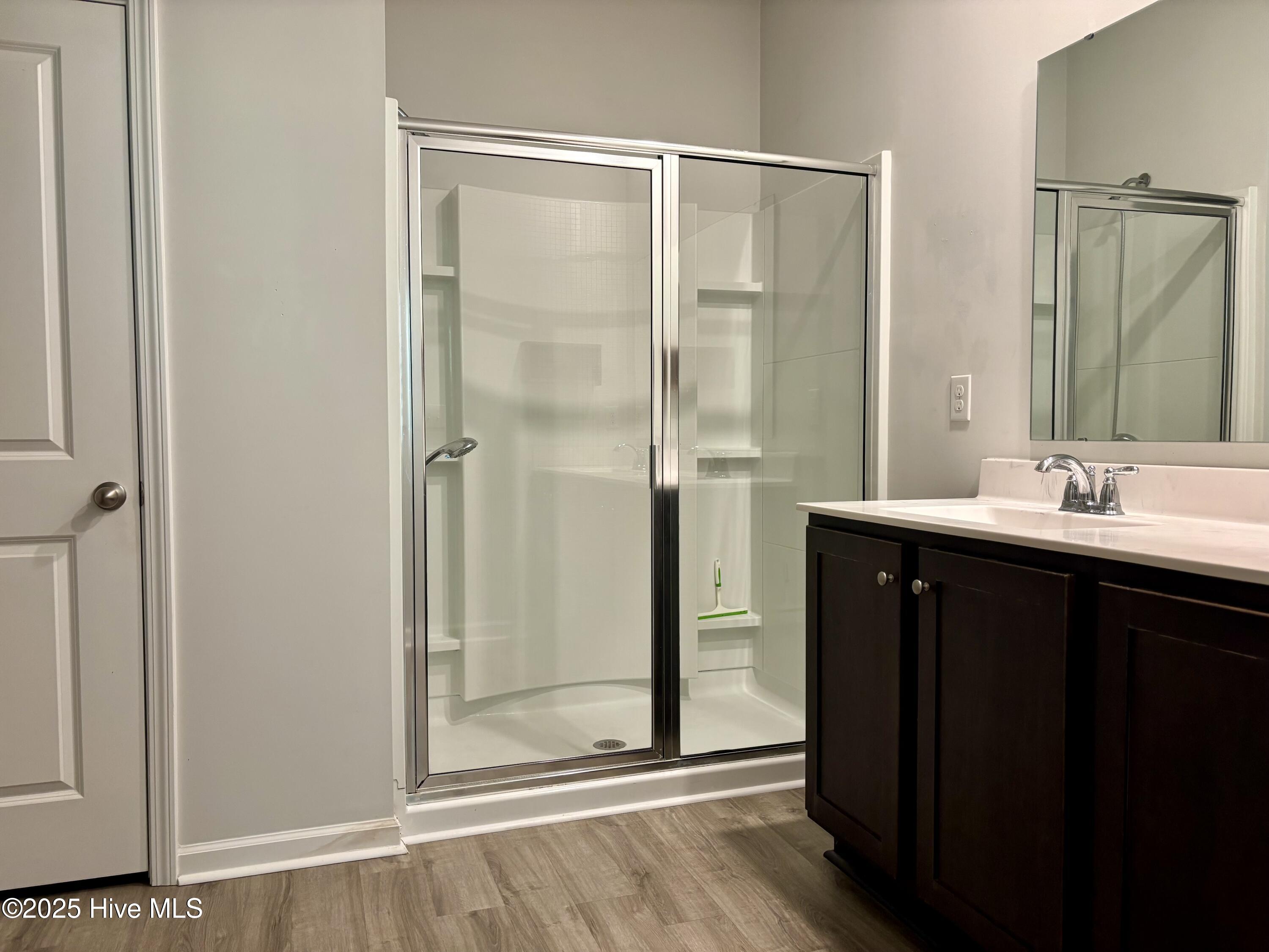 100533613 | Photo 15