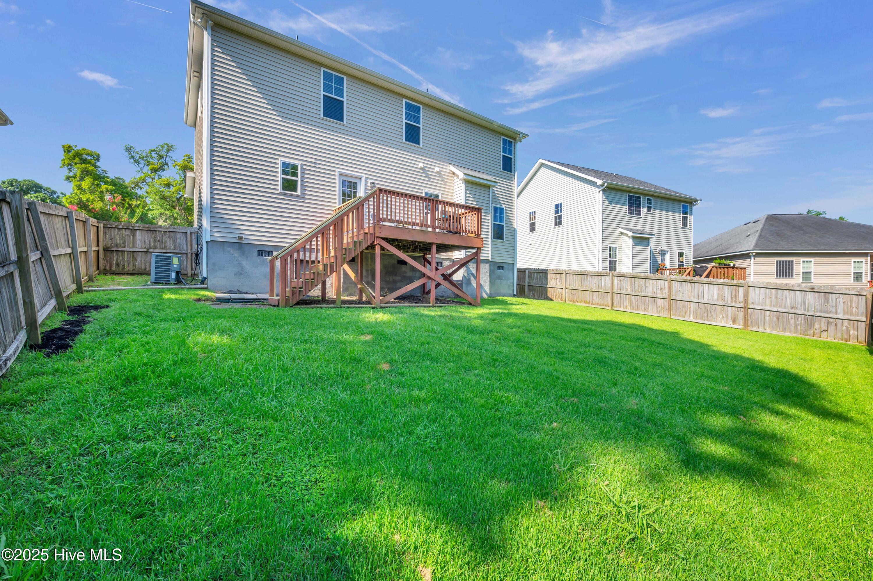 100517192 | Photo 34