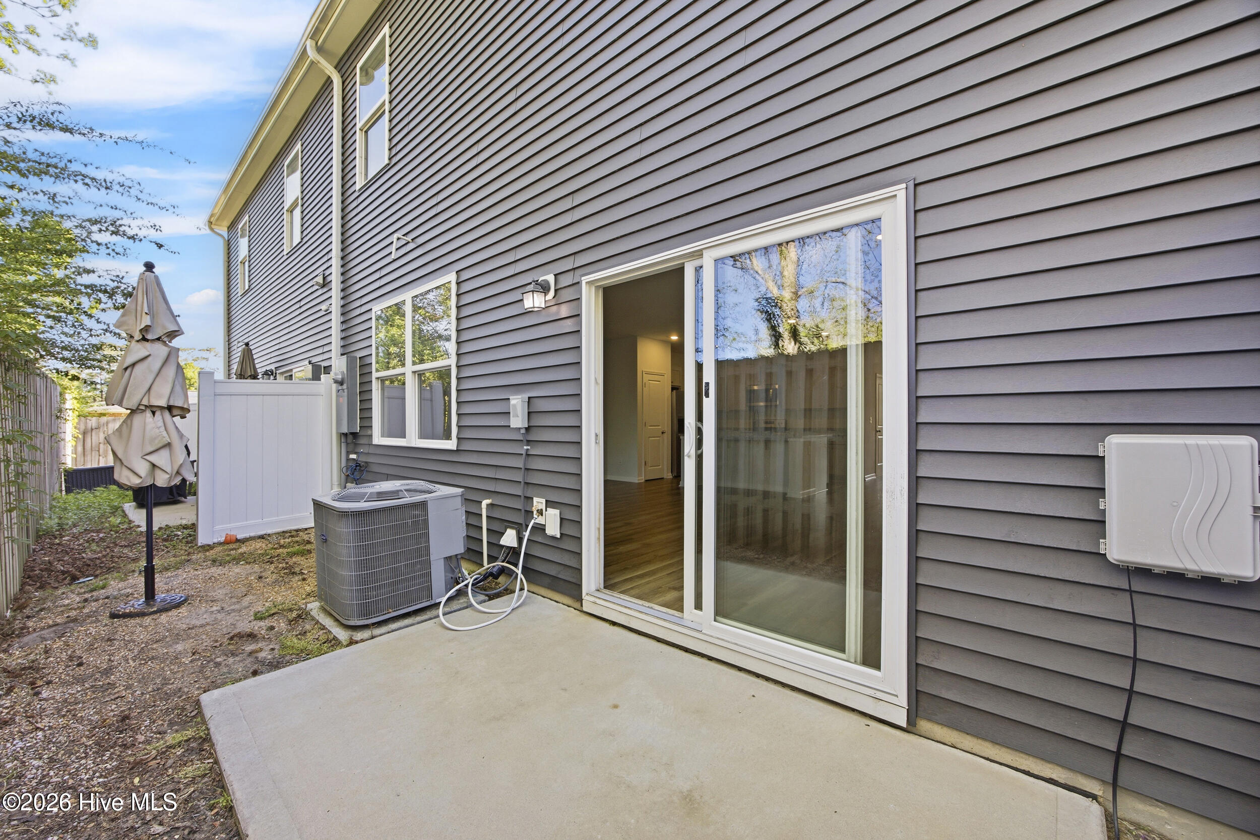 100566602 | Photo 33