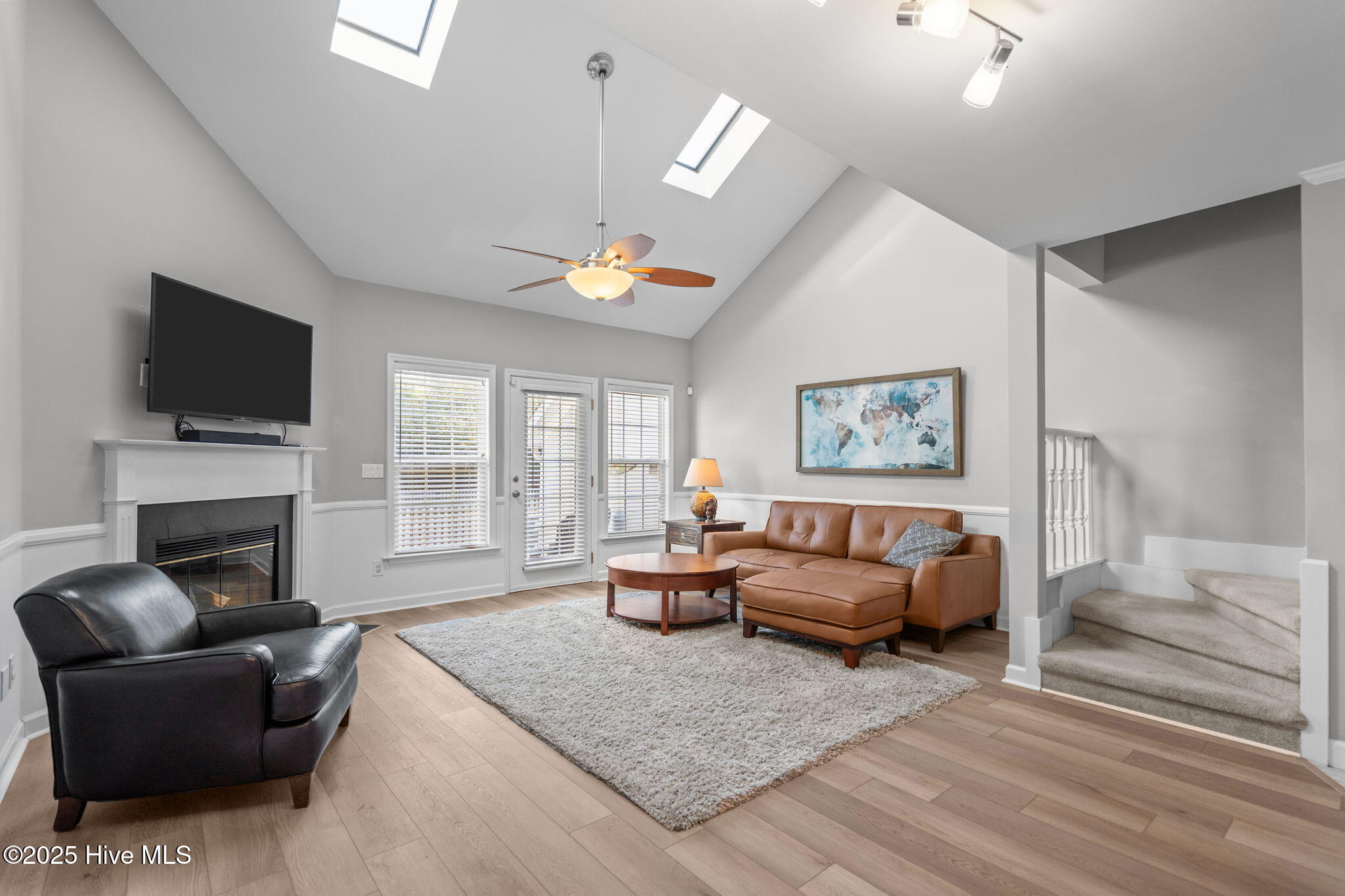 100546041 | Photo 11