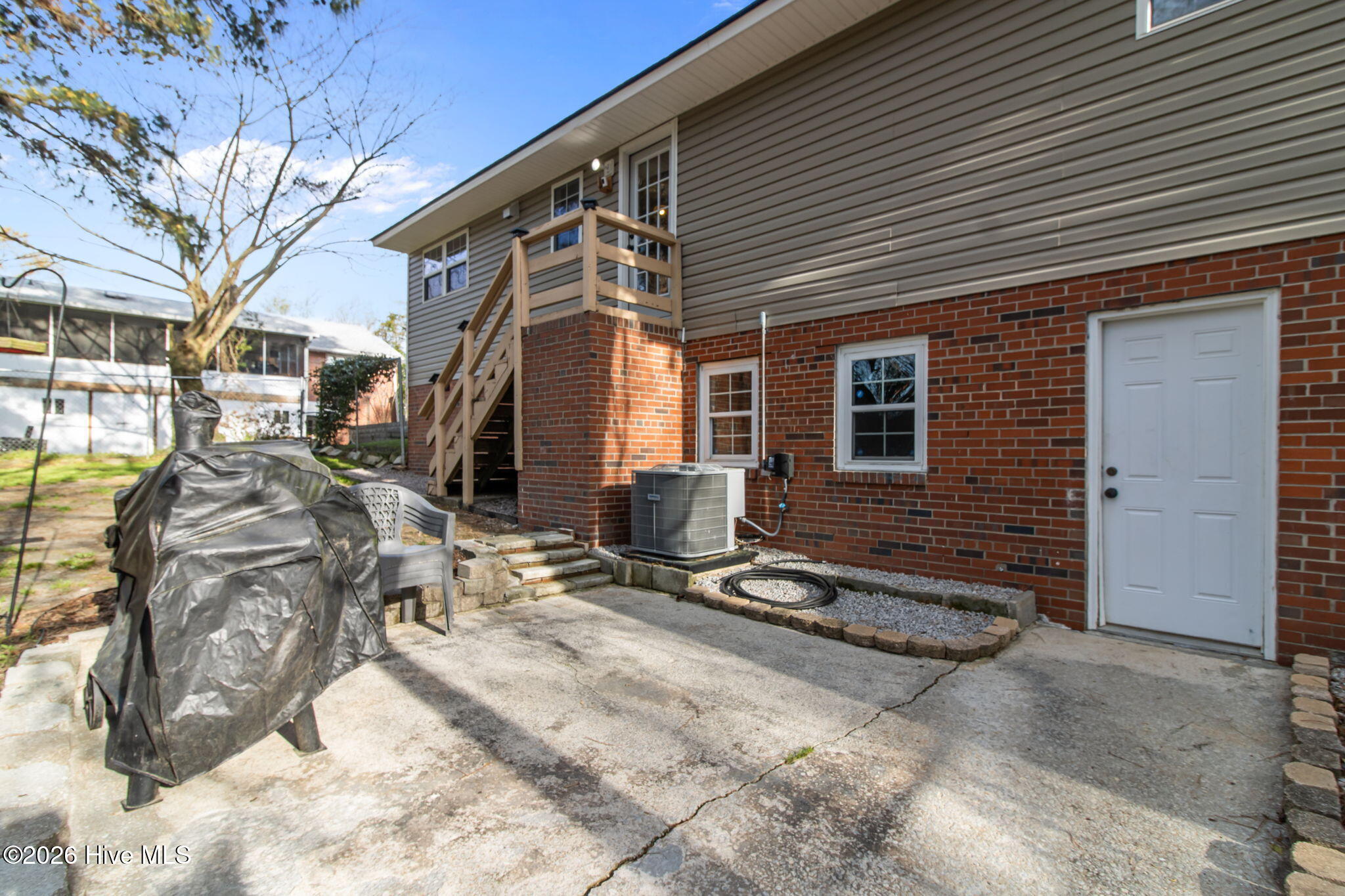 100561394 | Photo 32