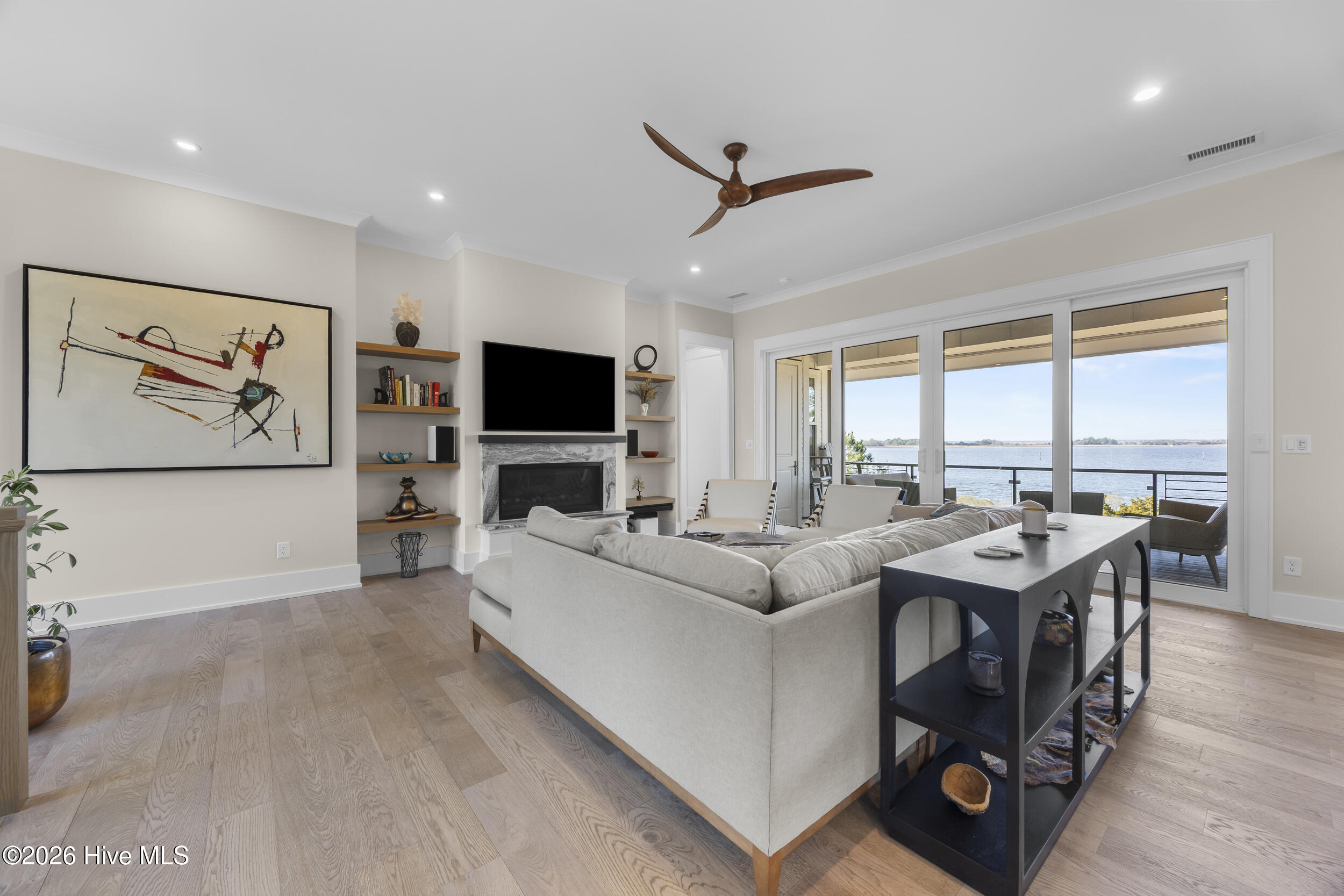 100553352 | Photo 21