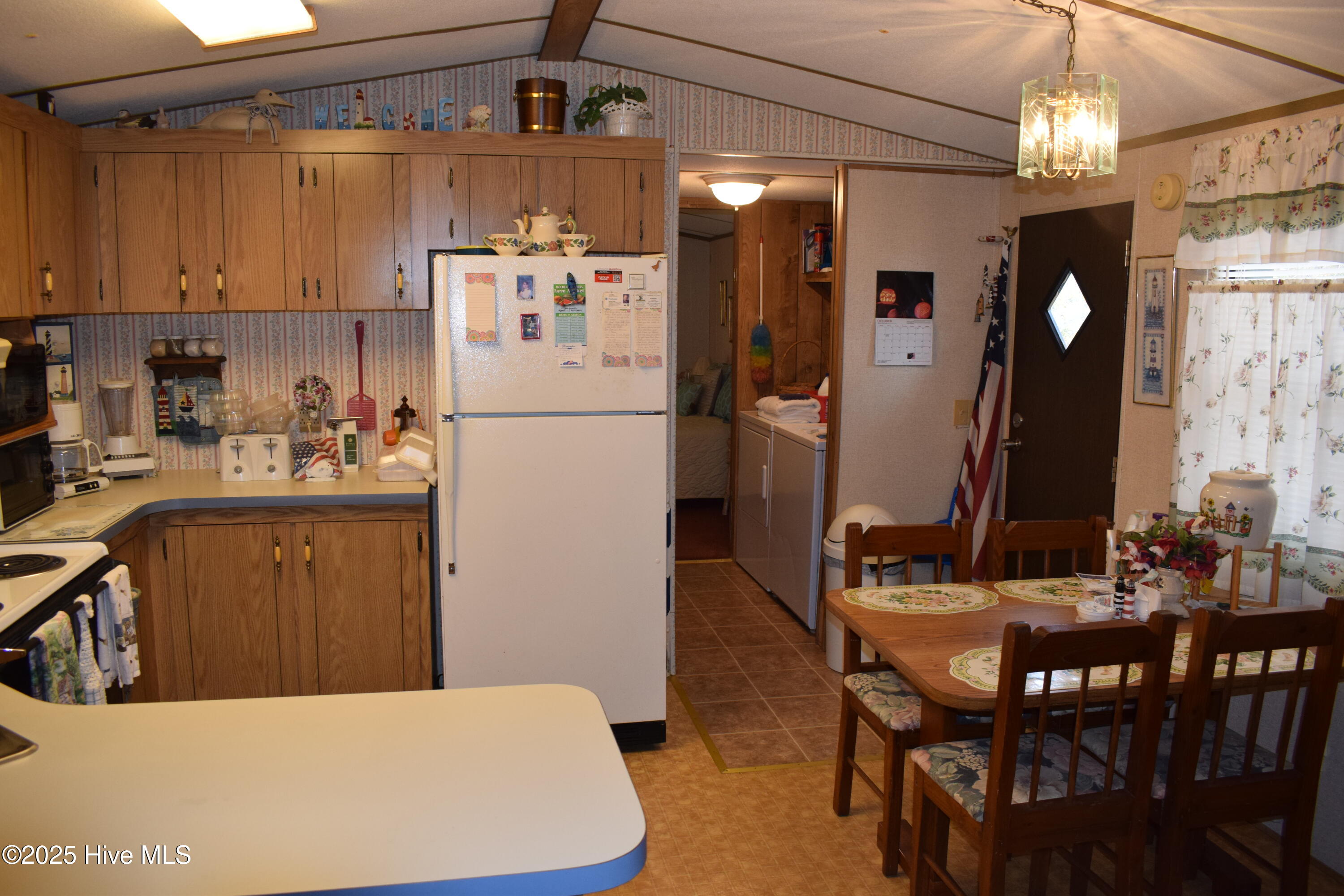 100547156 | Photo 15