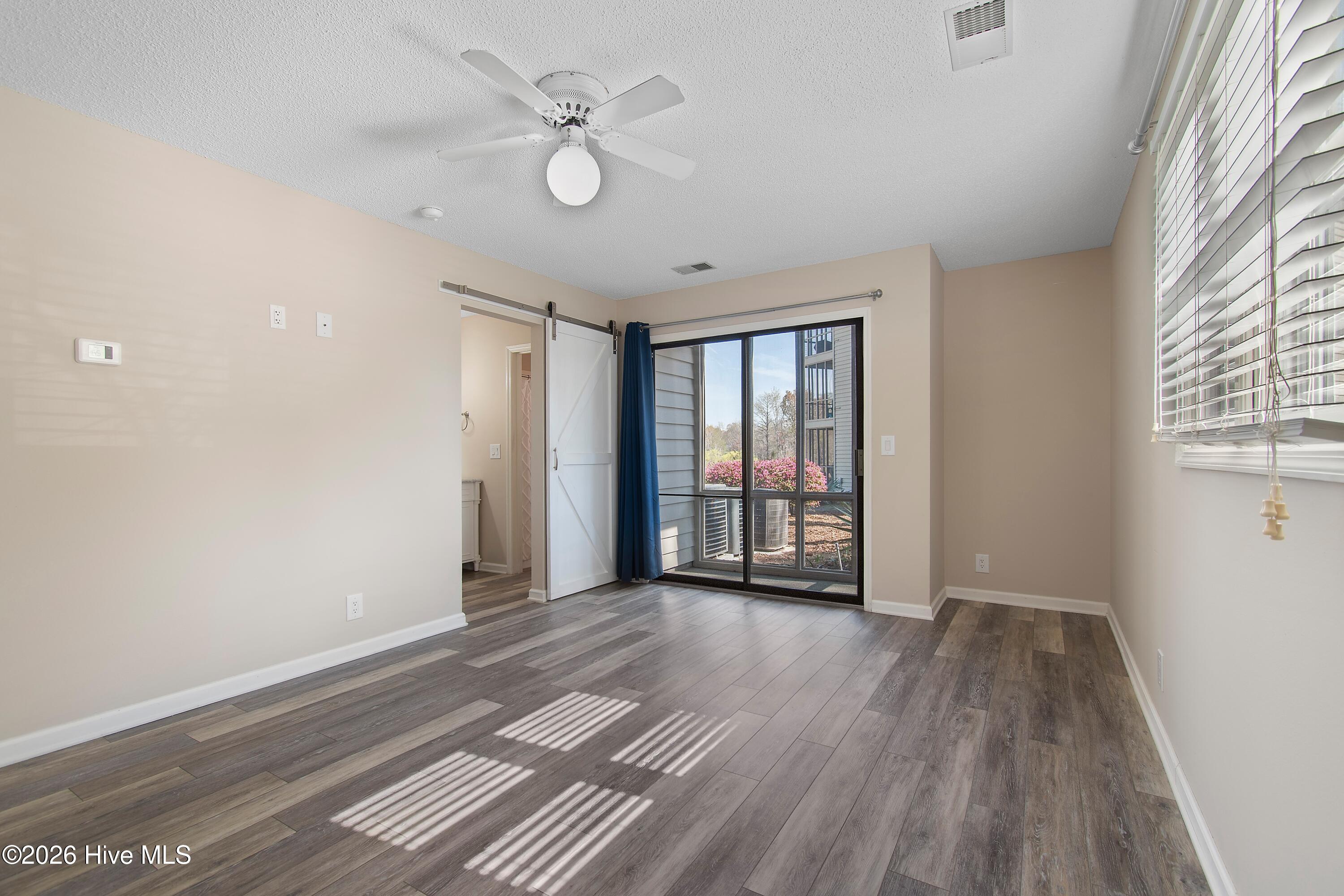 100562302 | Photo 24