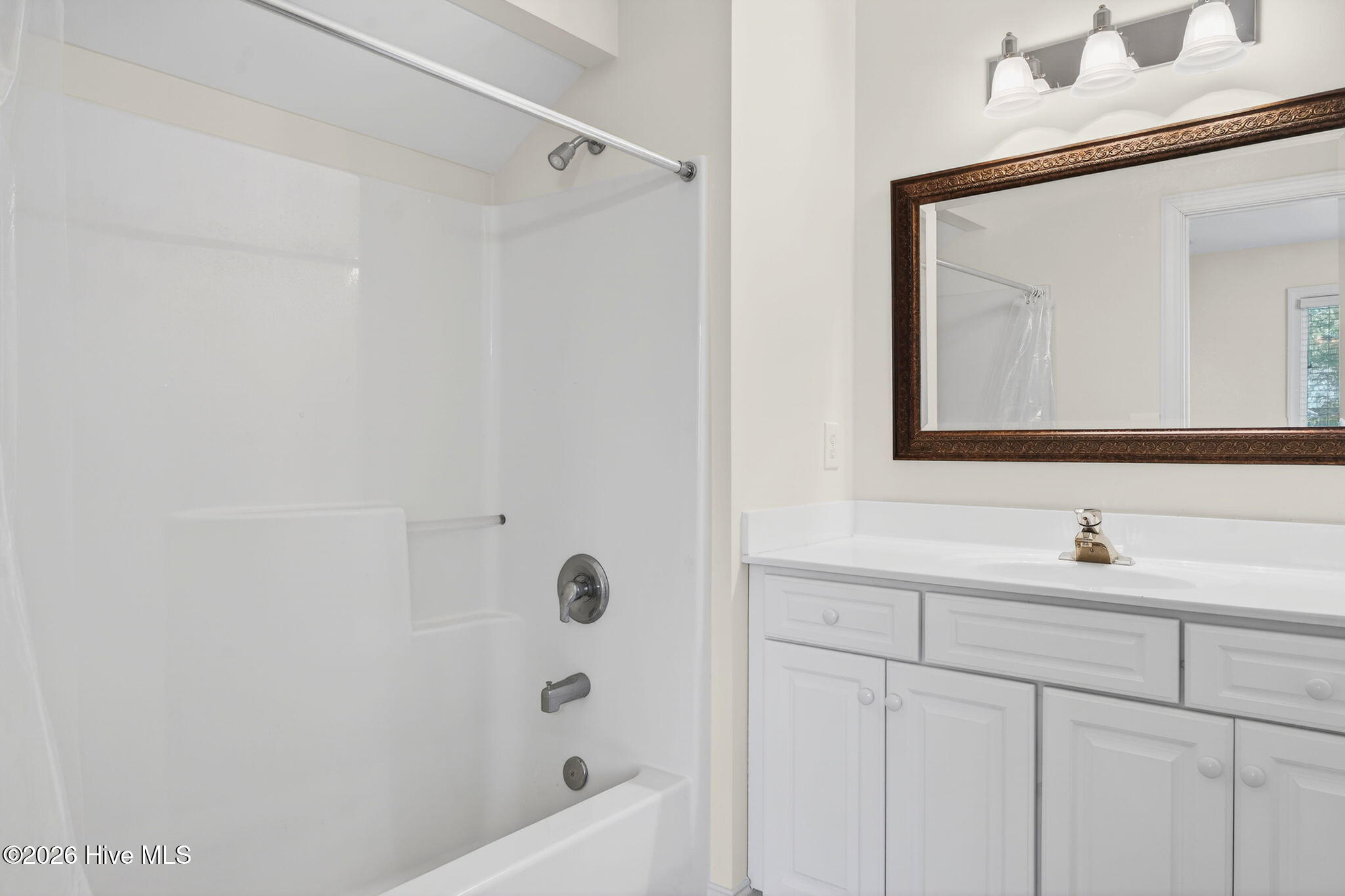 100553475 | Photo 41