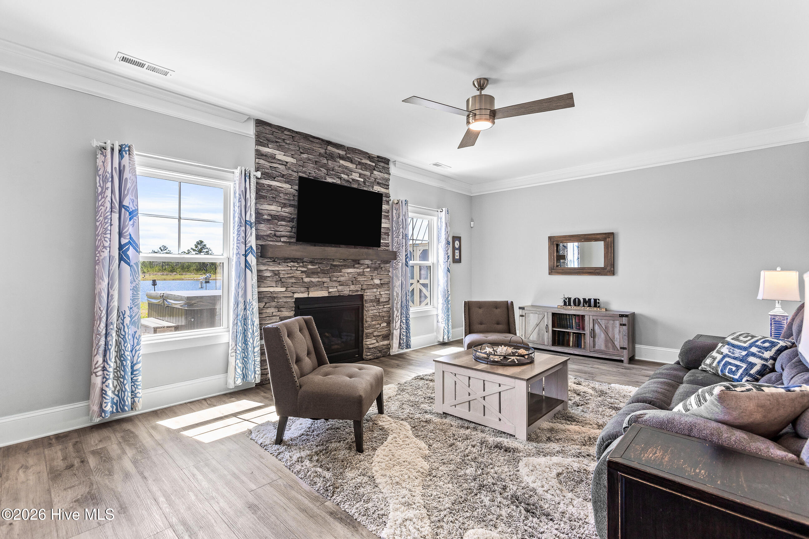 100563975 | Photo 21