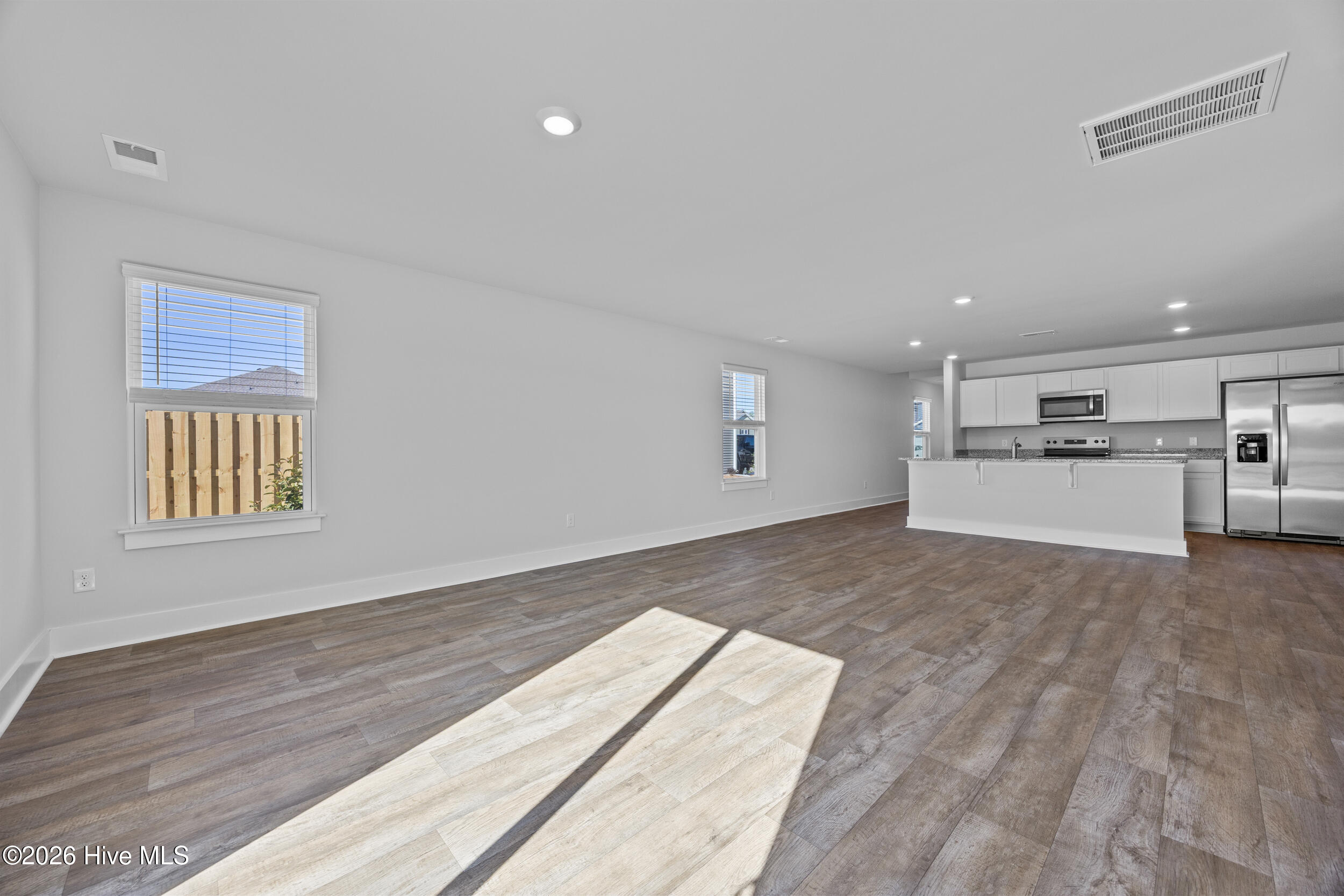 100547458 | Photo 16