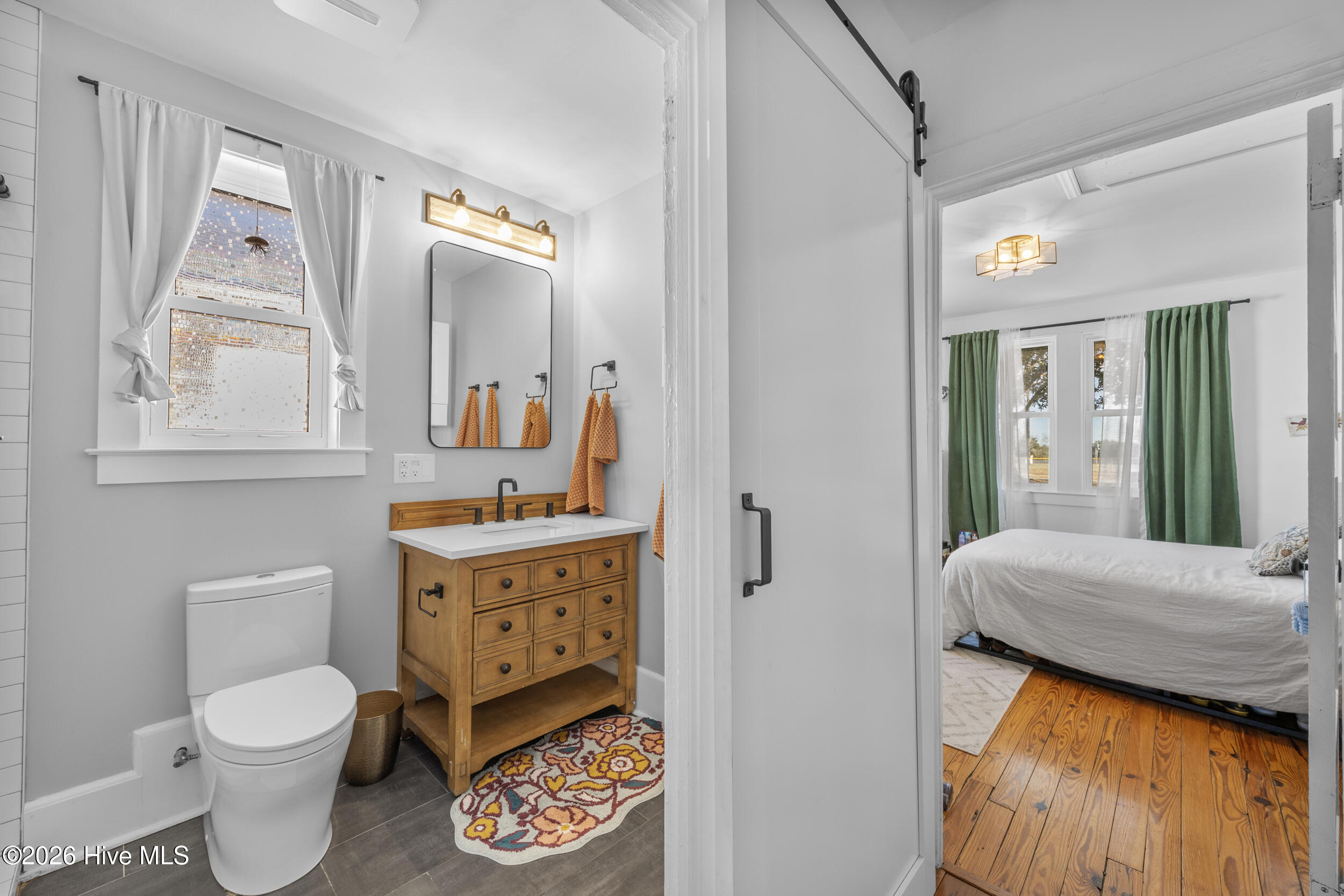 100552854 | Photo 23