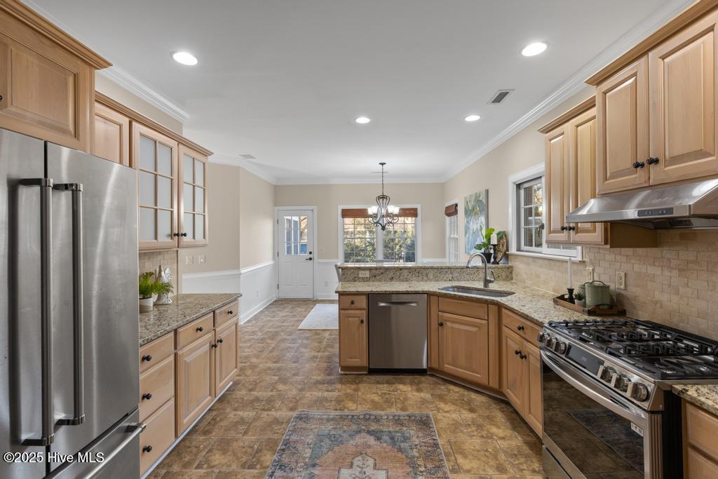 100516339 | Photo 22