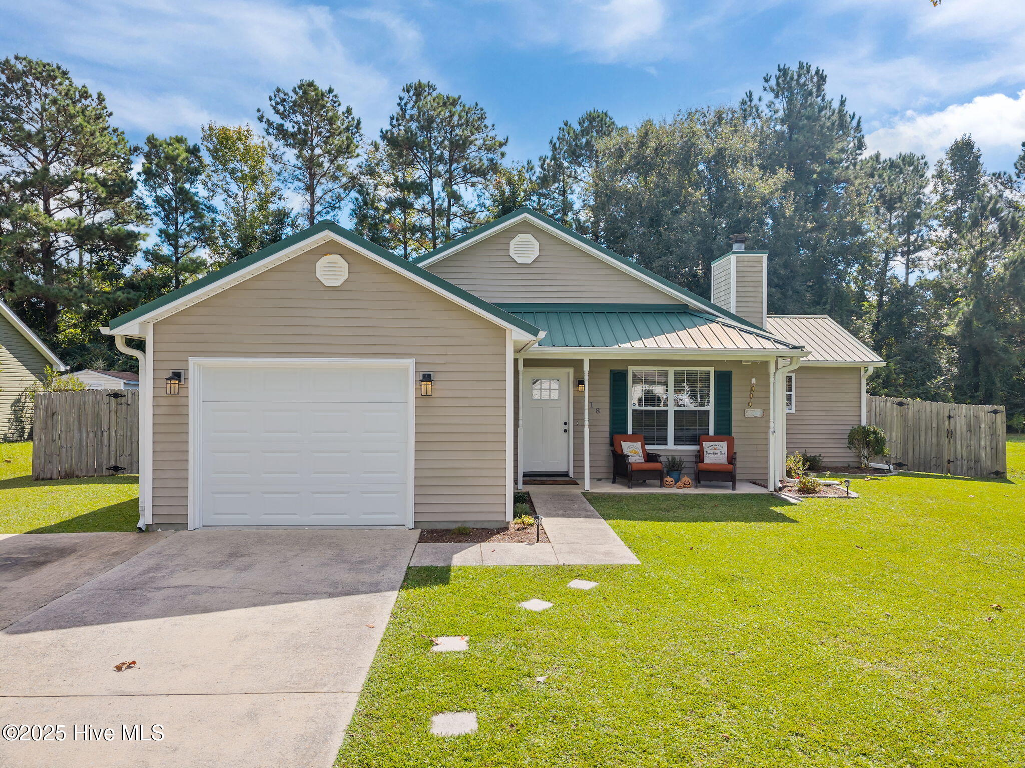 100545928 | Photo 45