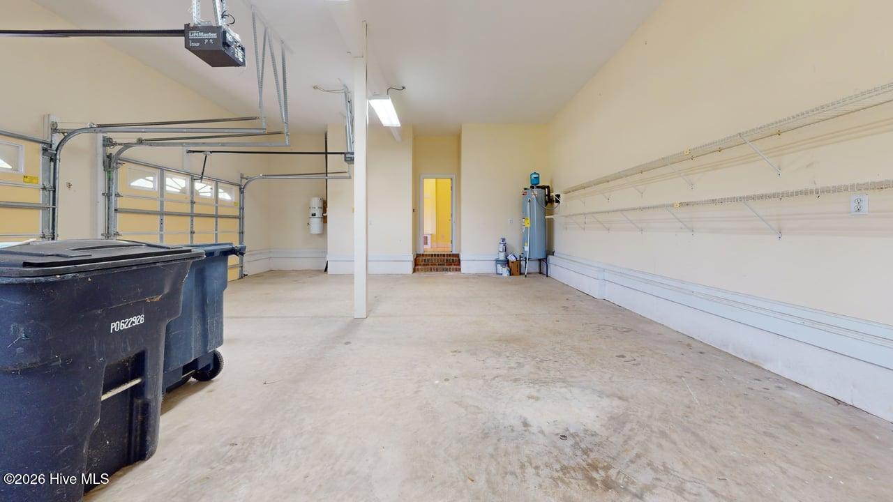 100568487 | Photo 41