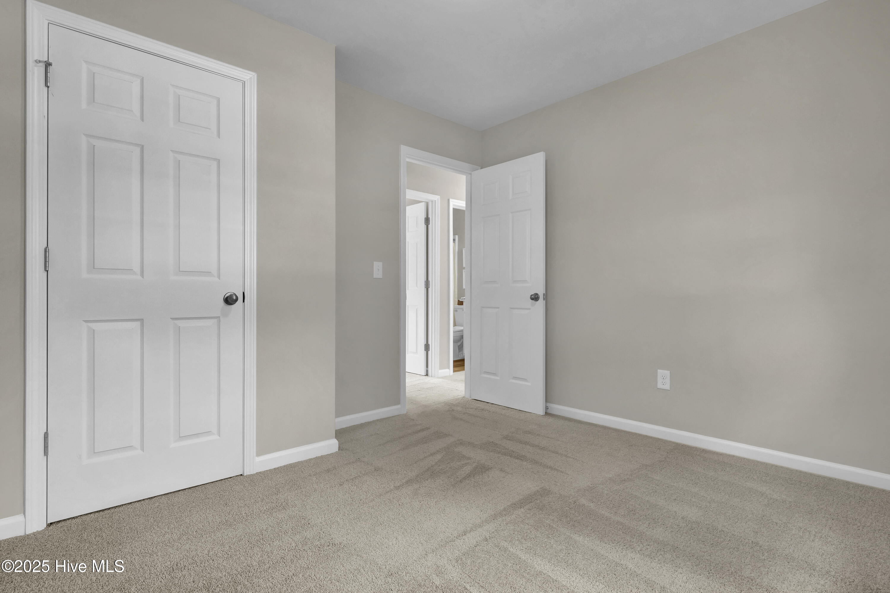 100546910 | Photo 26