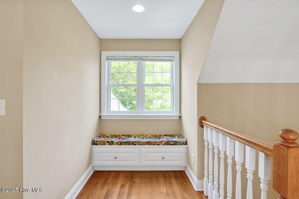 100506420 | Photo 25