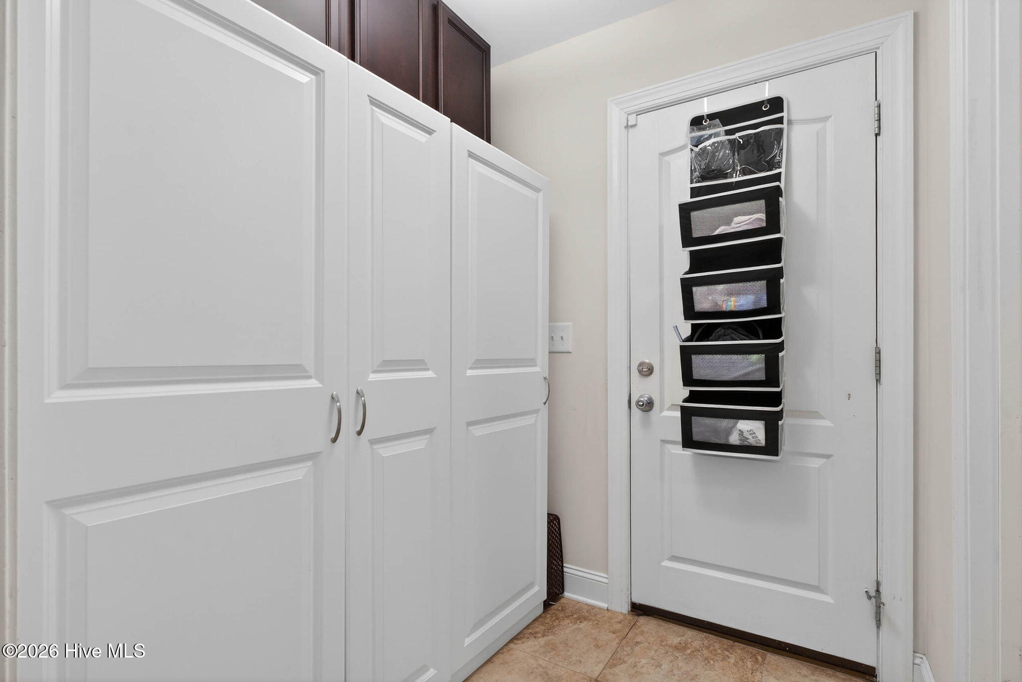 100561727 | Photo 28