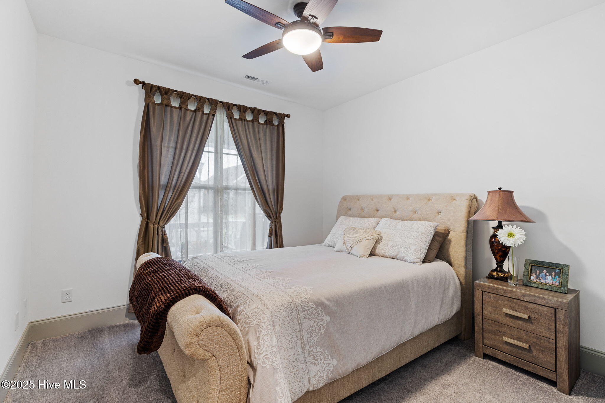 100541268 | Photo 35