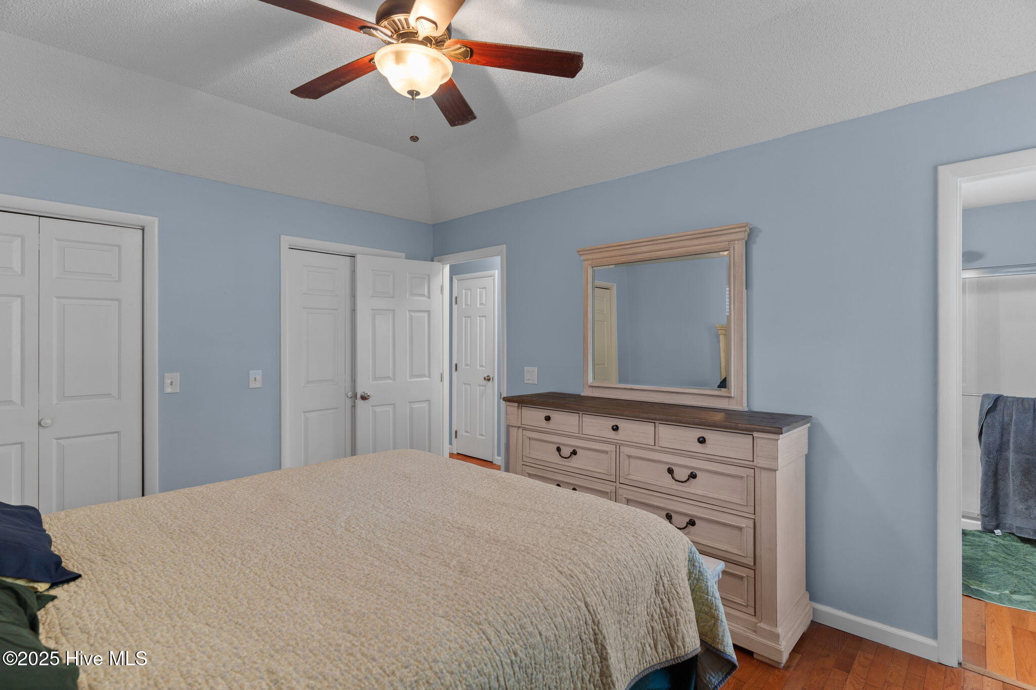 100527660 | Photo 27