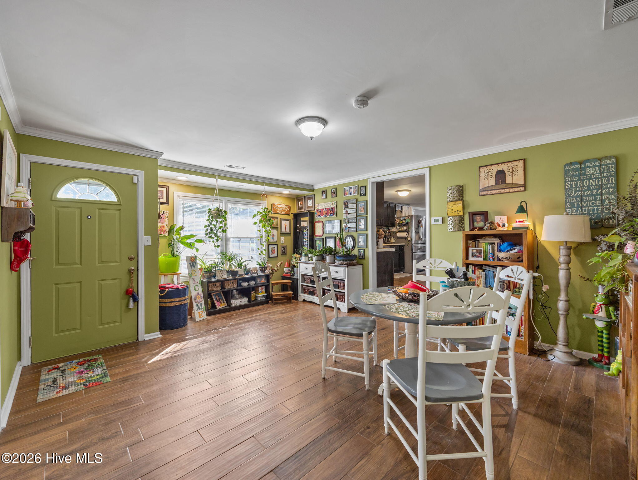 100566121 | Photo 27