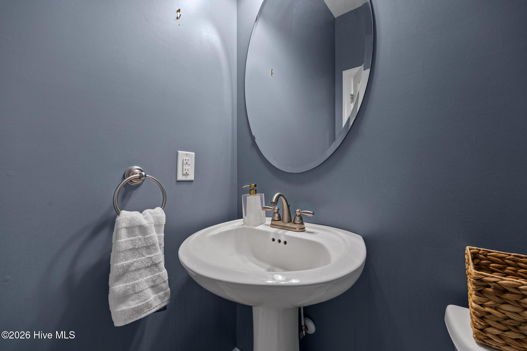 100567185 | Photo 17