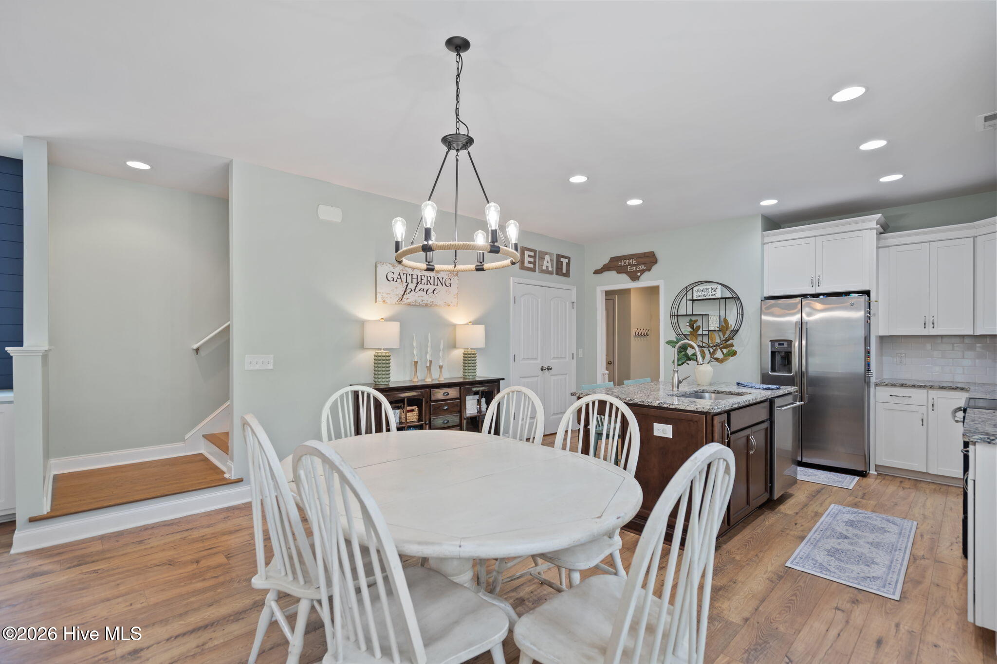 100558672 | Photo 27