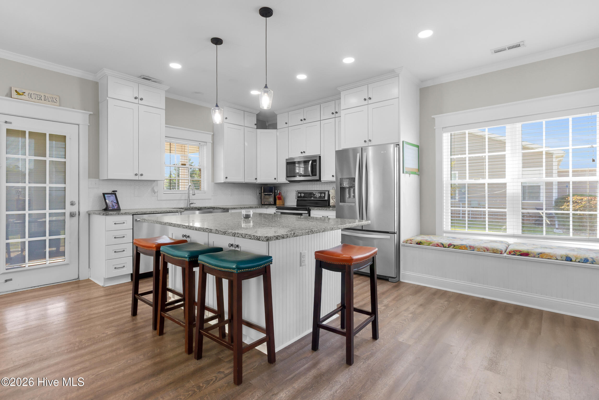 100562636 | Photo 12