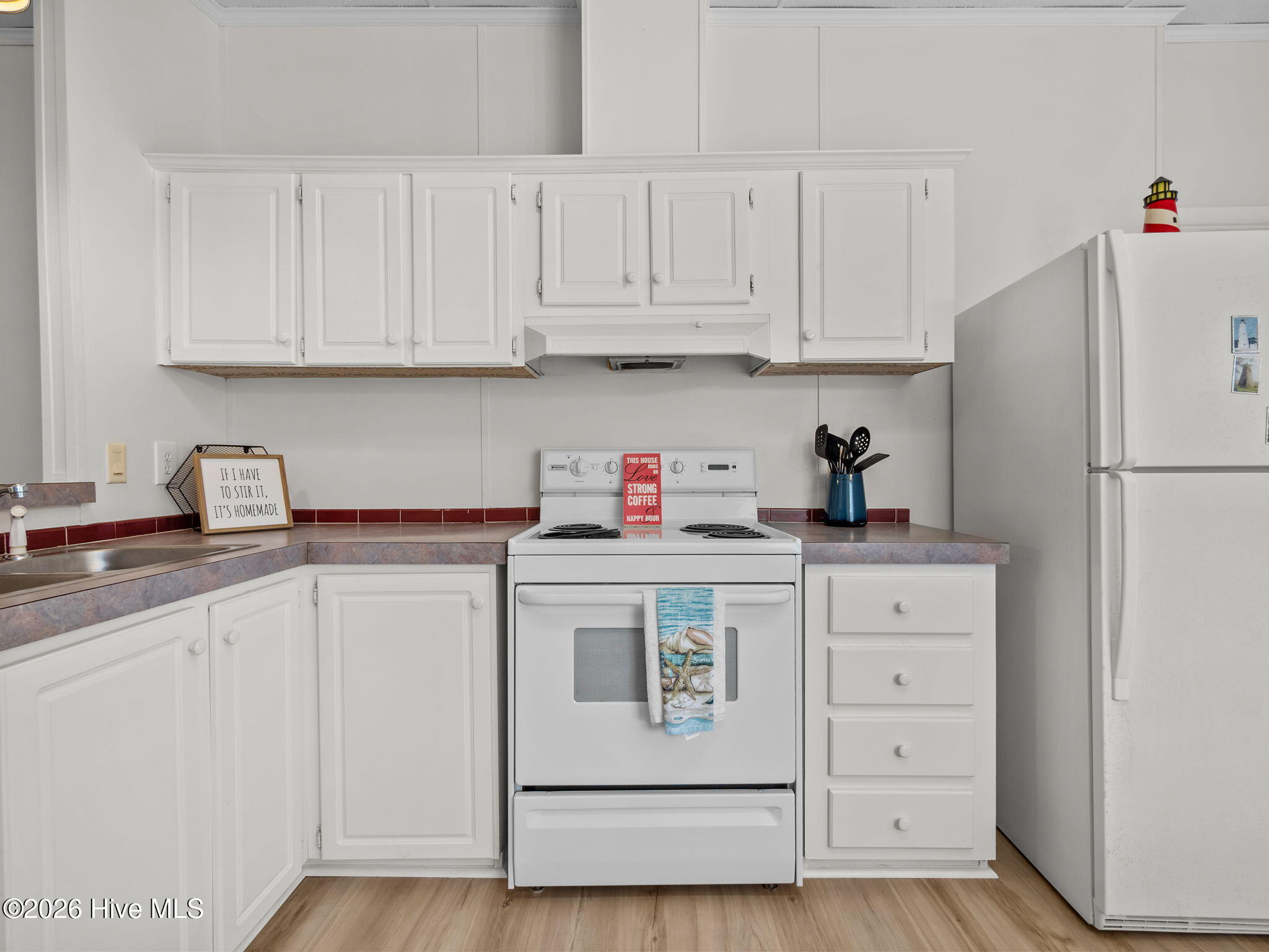 100548525 | Photo 12