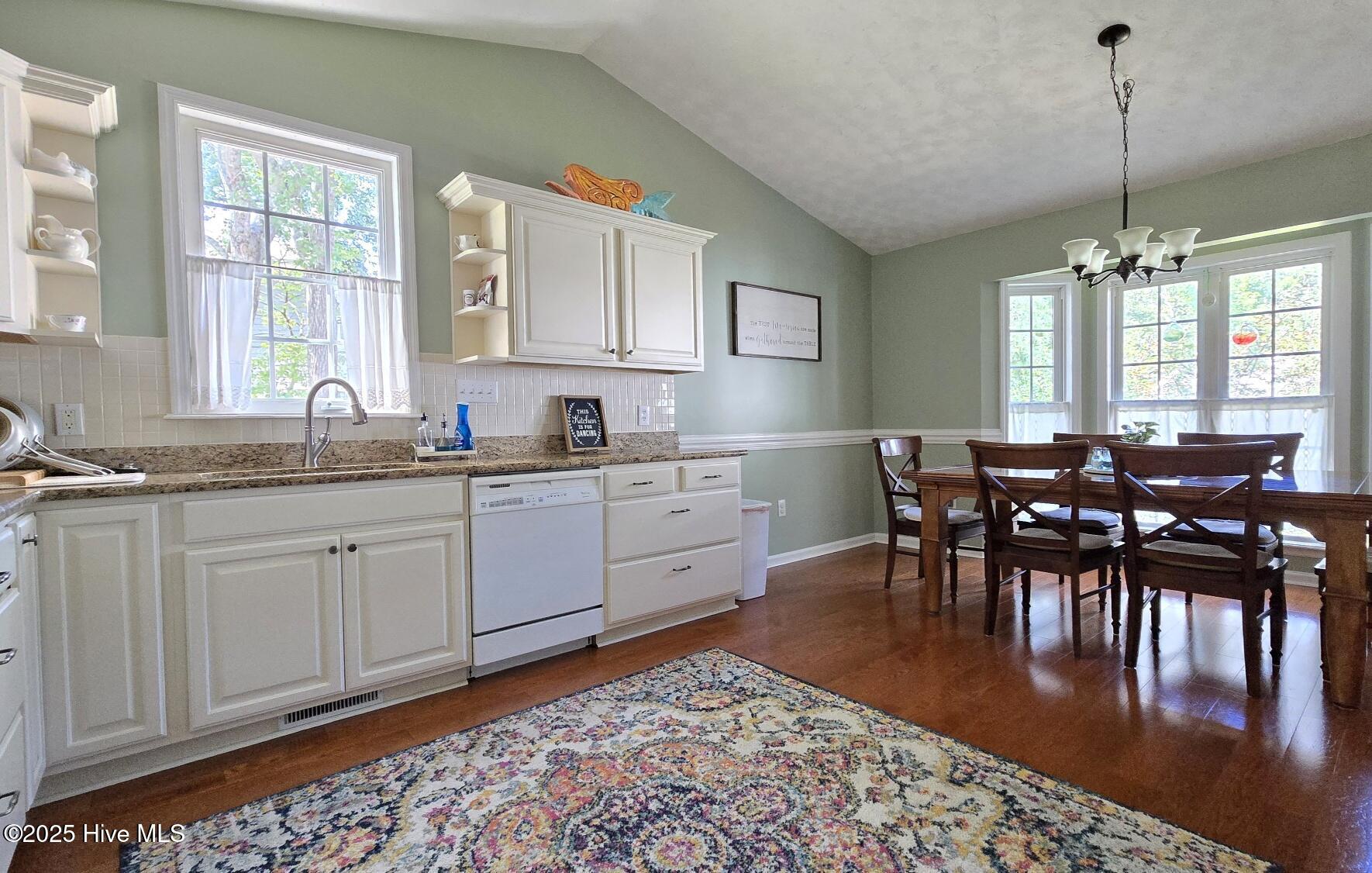 100531854 | Photo 13