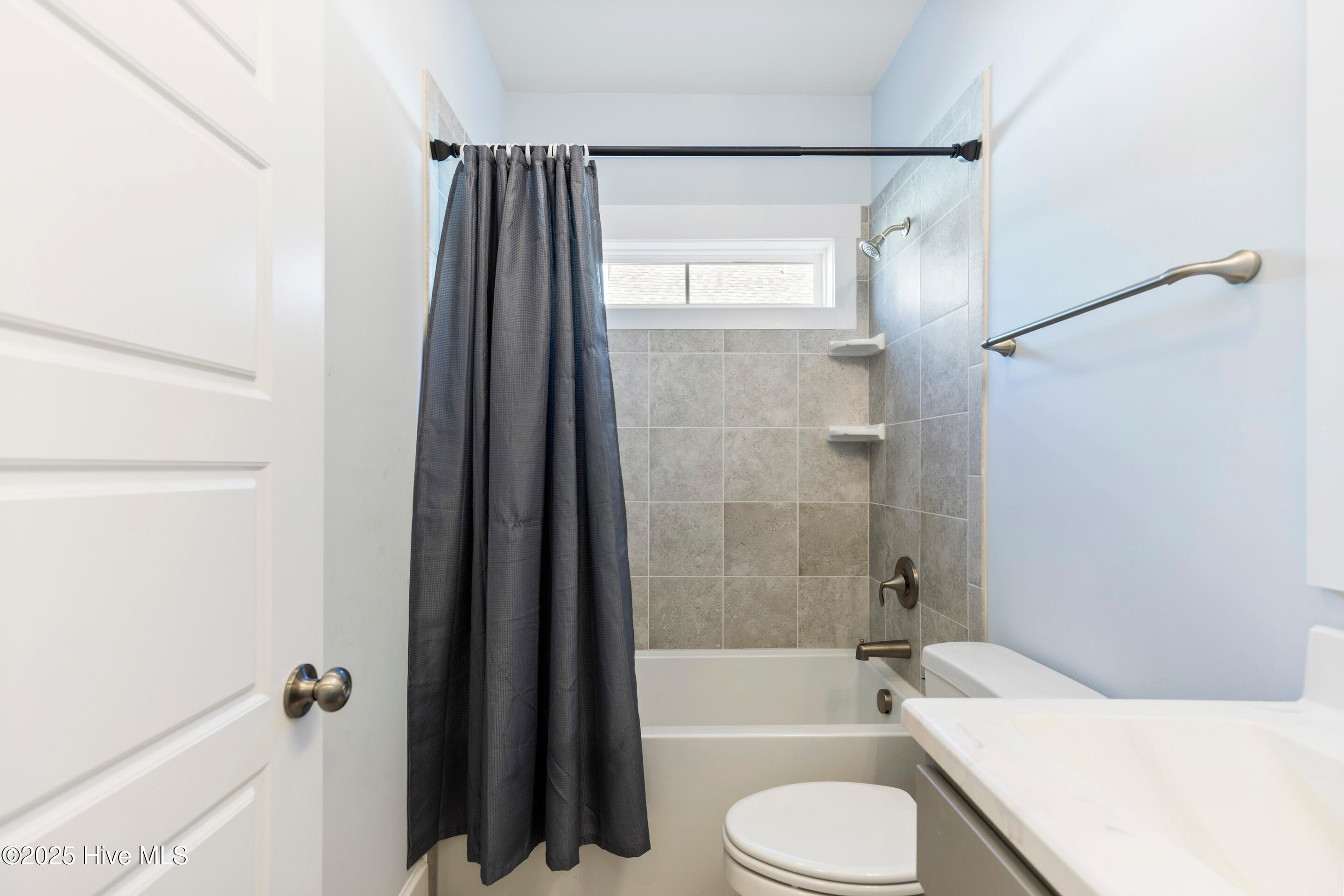 100531261 | Photo 44