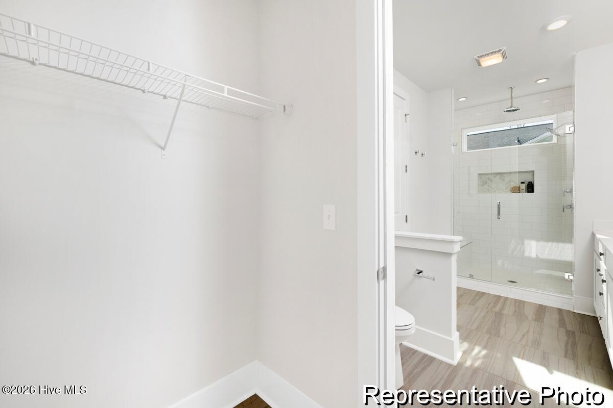 100547748 | Photo 18