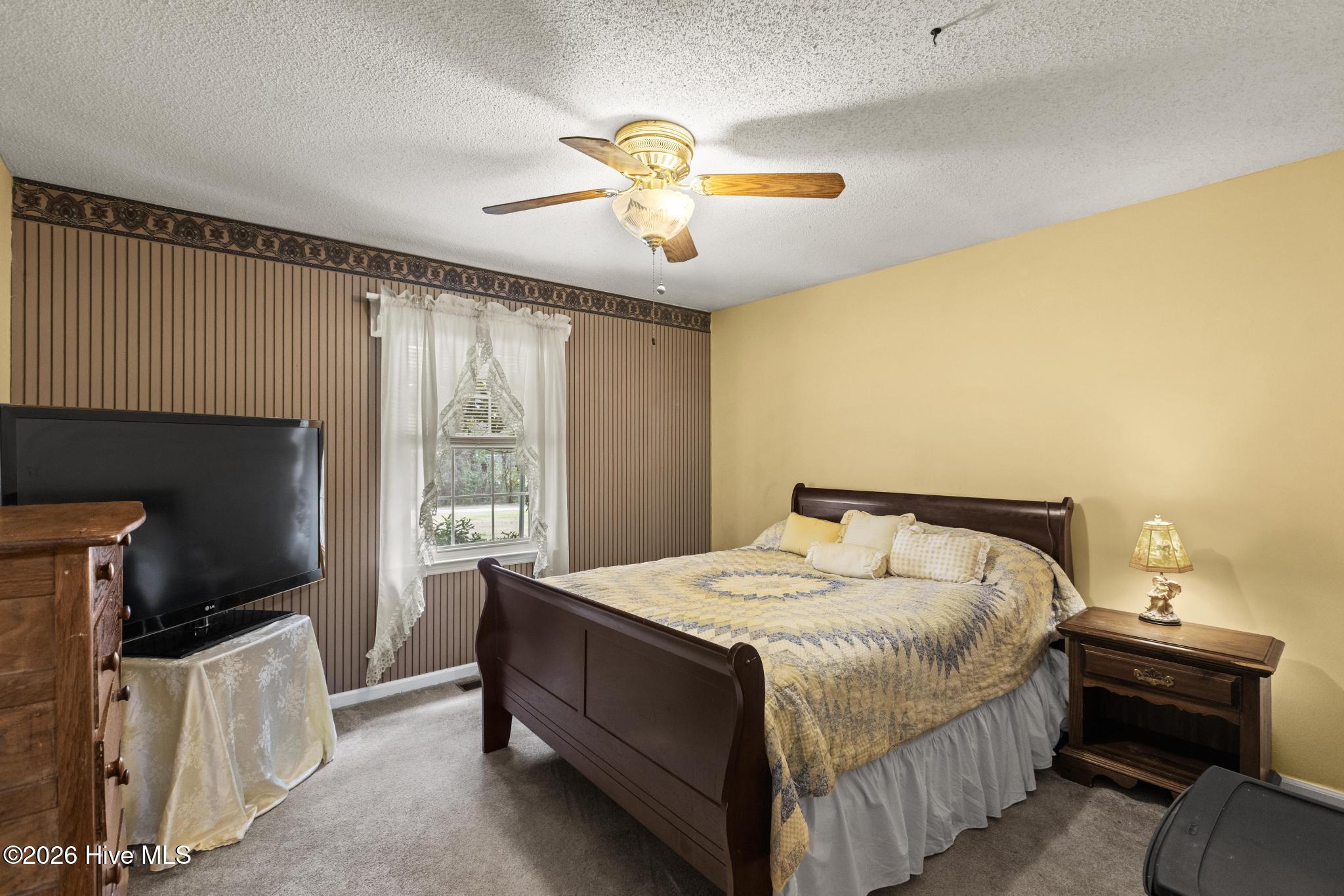 100560657 | Photo 24