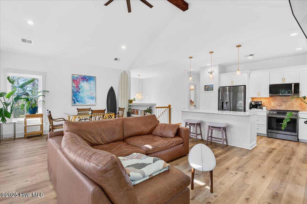 100536911 | Photo 16