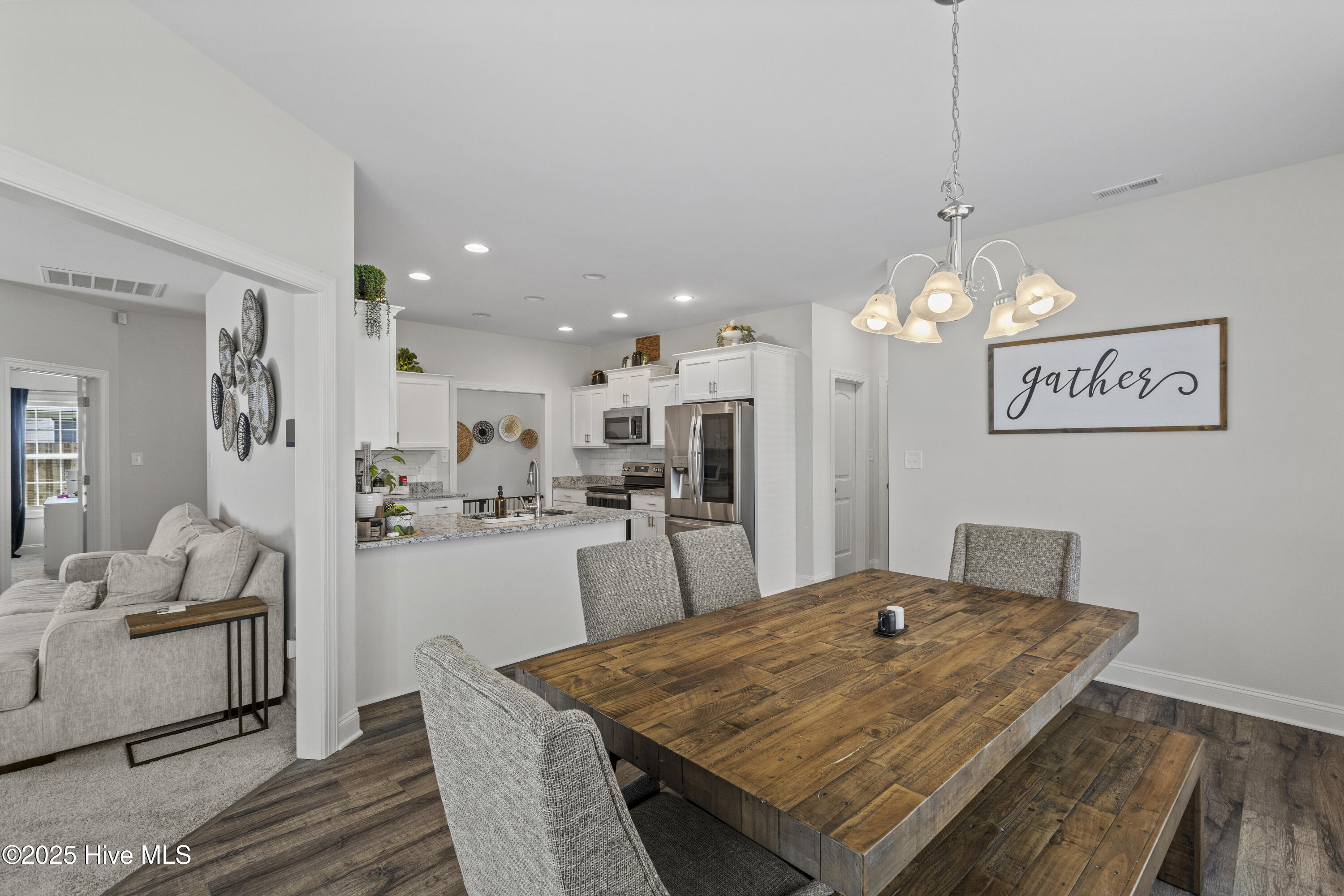 100518858 | Photo 16