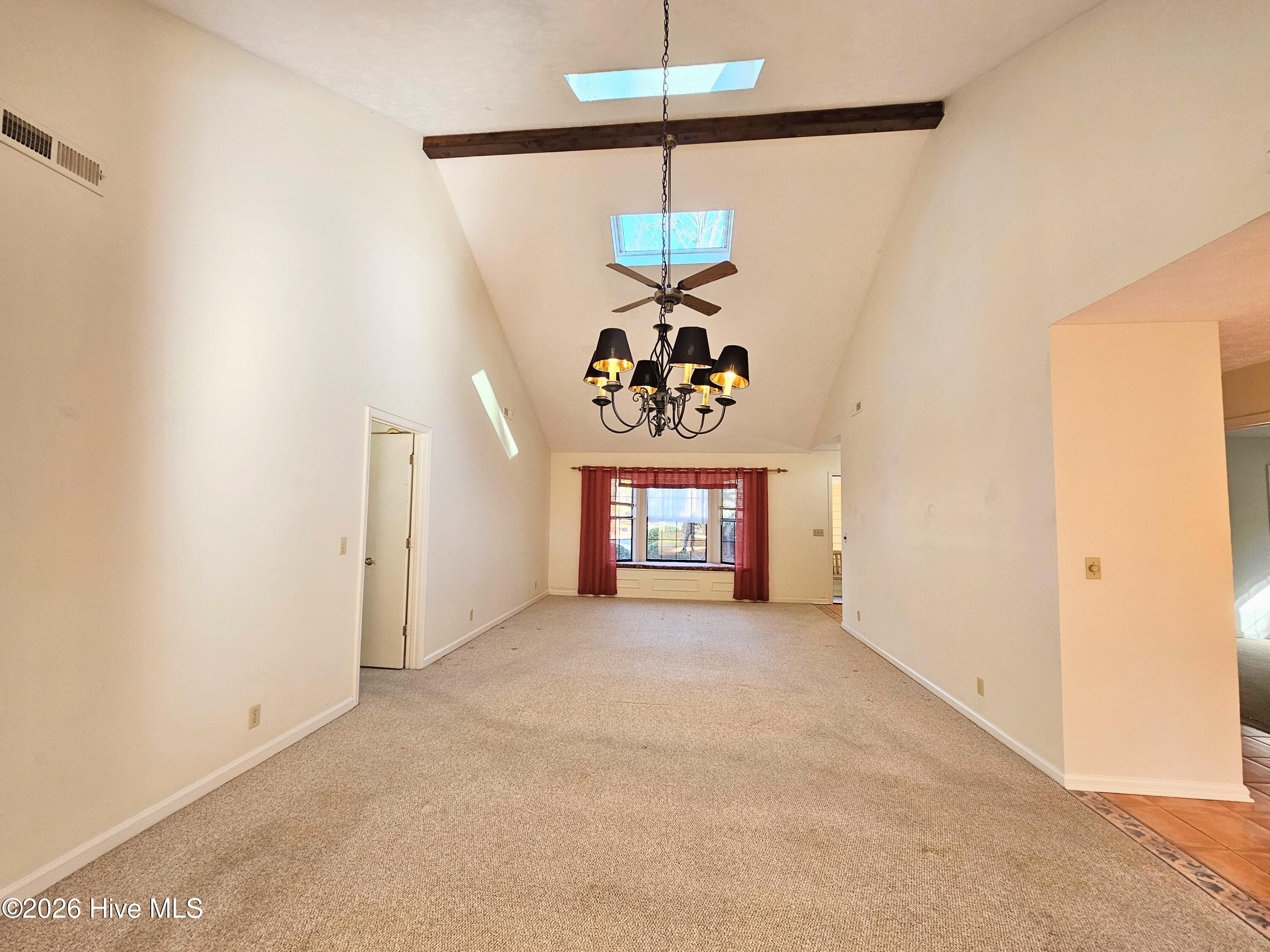 100547650 | Photo 11